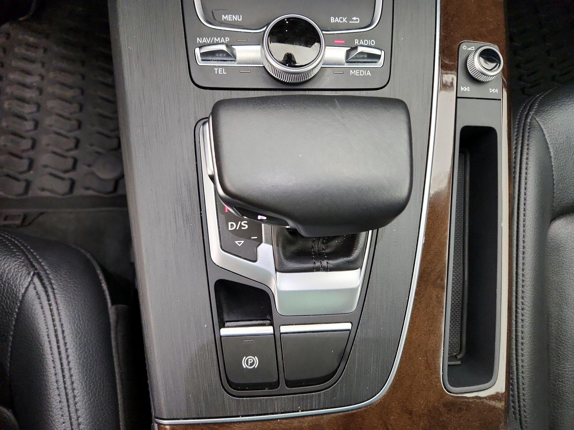 Thumbnail: 2020 Audi Q5 - 18