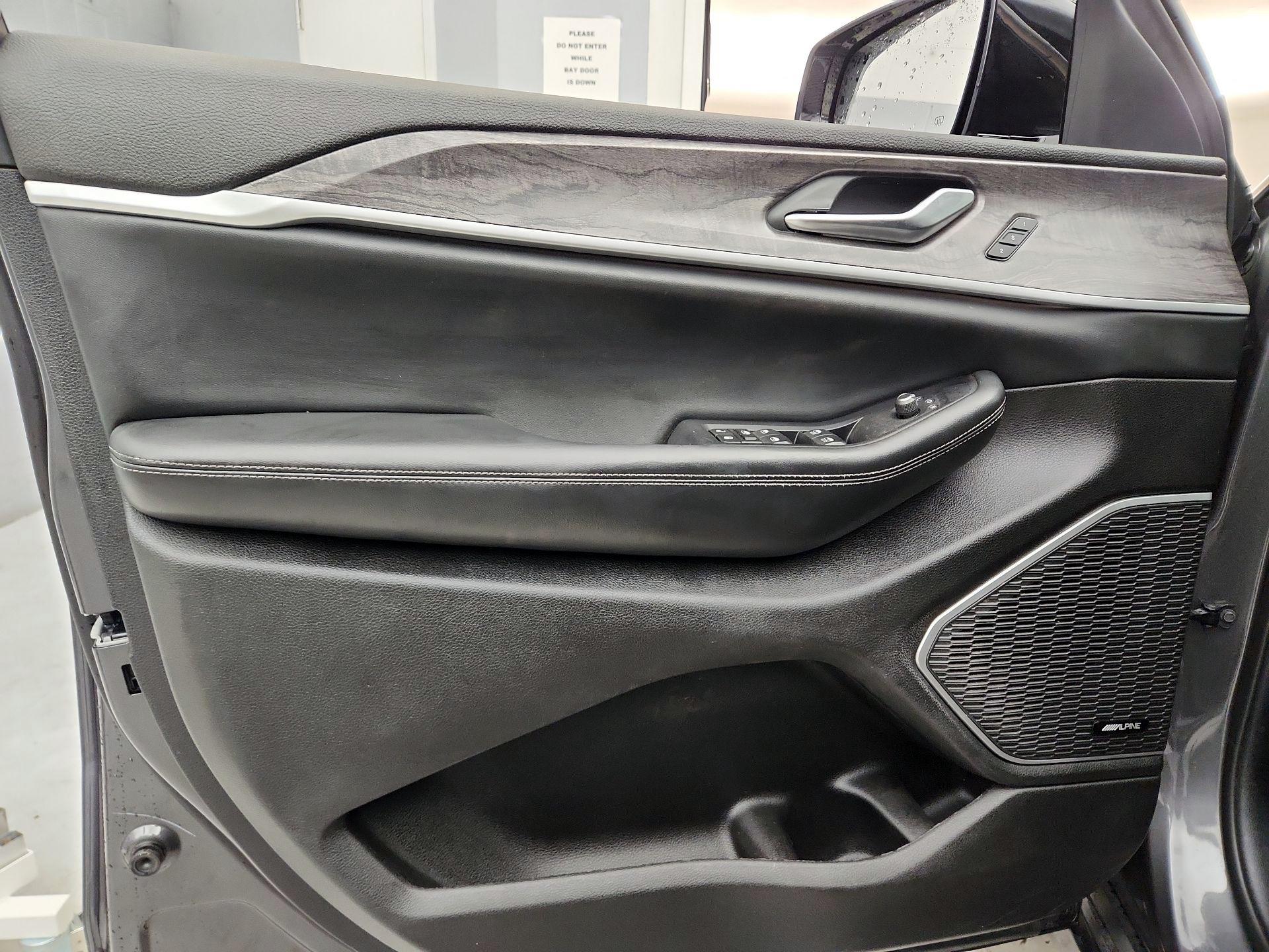 Thumbnail: 2022 Jeep Grand Cherokee - 12