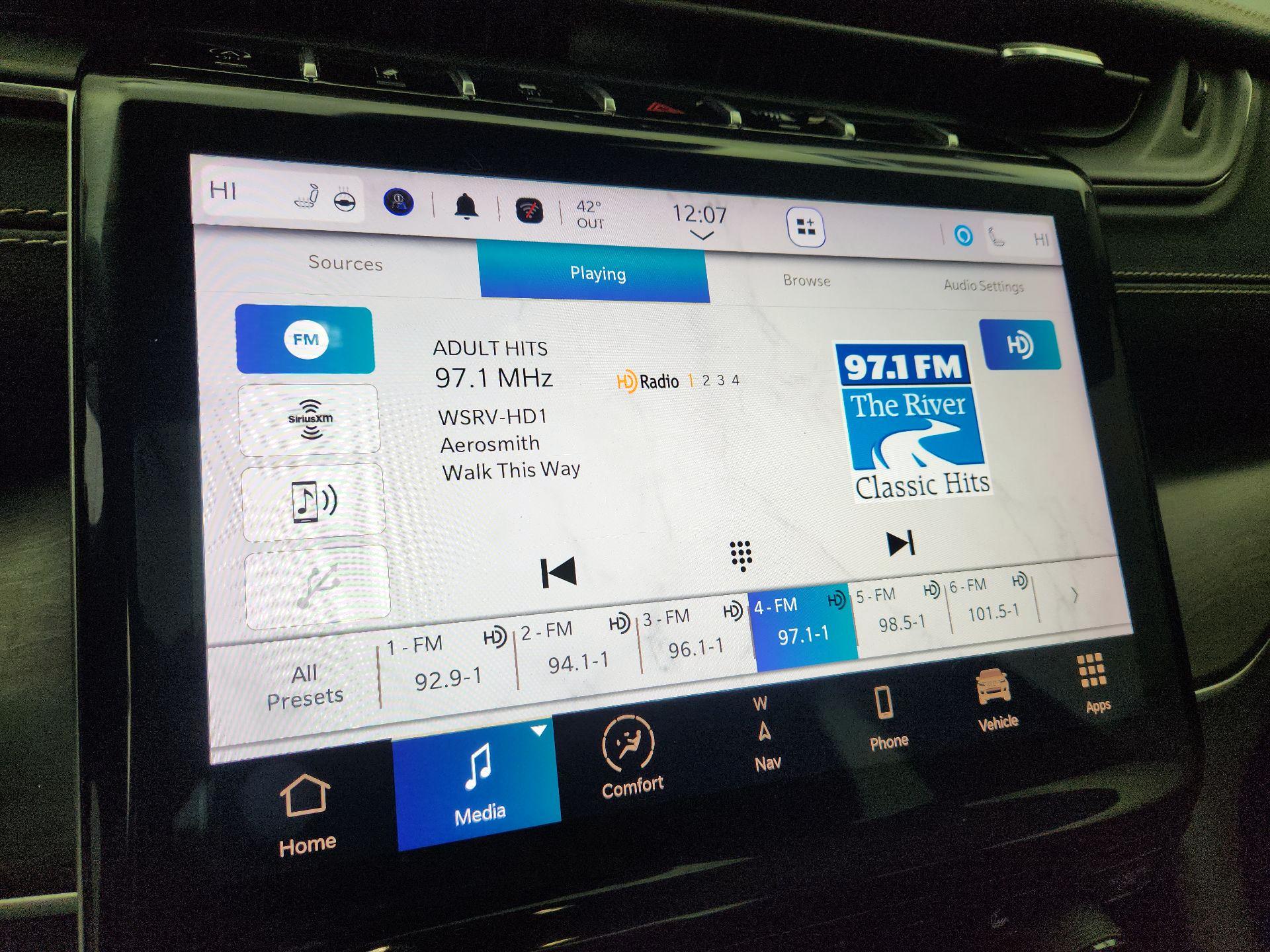 Thumbnail: 2022 Jeep Grand Cherokee - 16