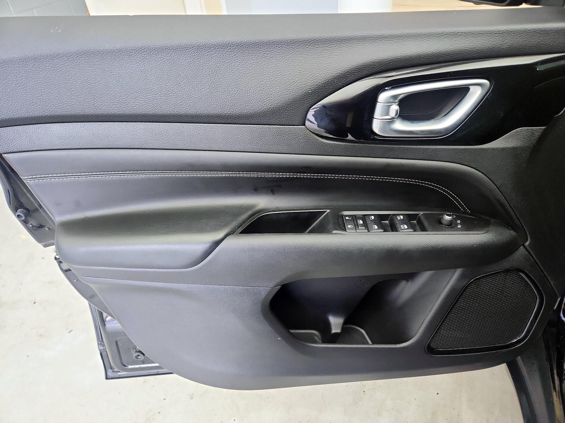 Thumbnail: 2022 Jeep Compass - 12