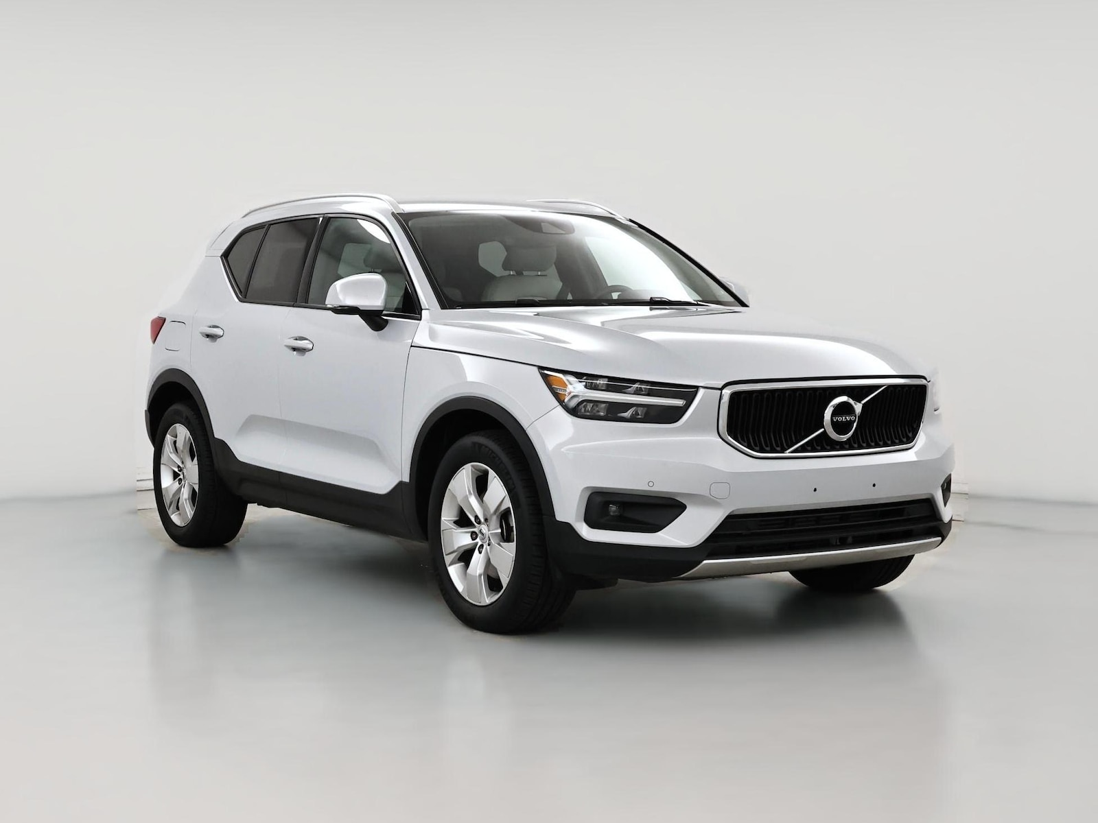 2022 Volvo XC40 Momentum