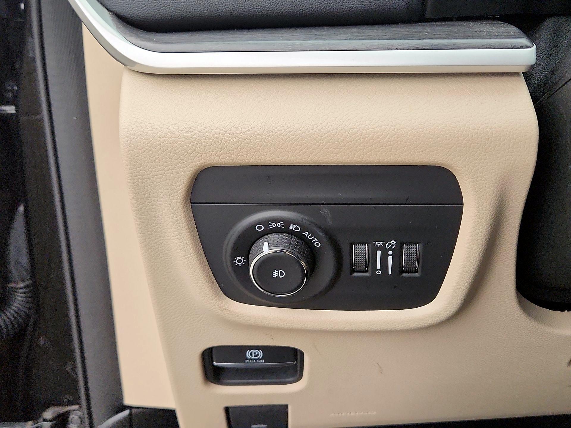 Thumbnail: 2022 Jeep Grand Cherokee L - 13