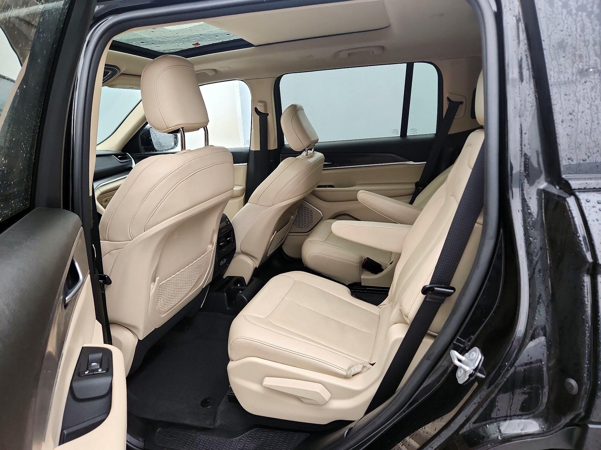 Thumbnail: 2022 Jeep Grand Cherokee L - 20