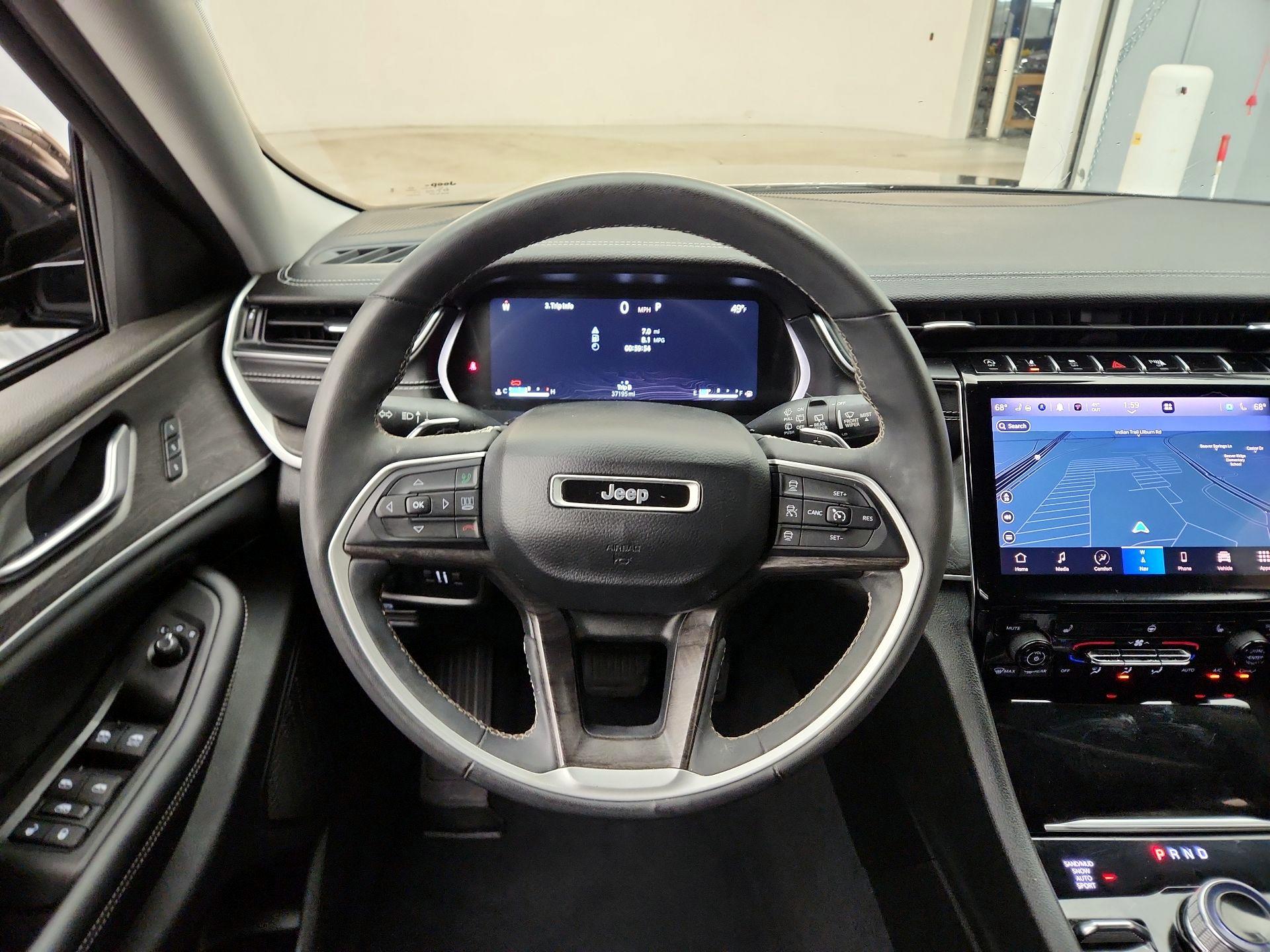 Thumbnail: 2023 Jeep Grand Cherokee - 10