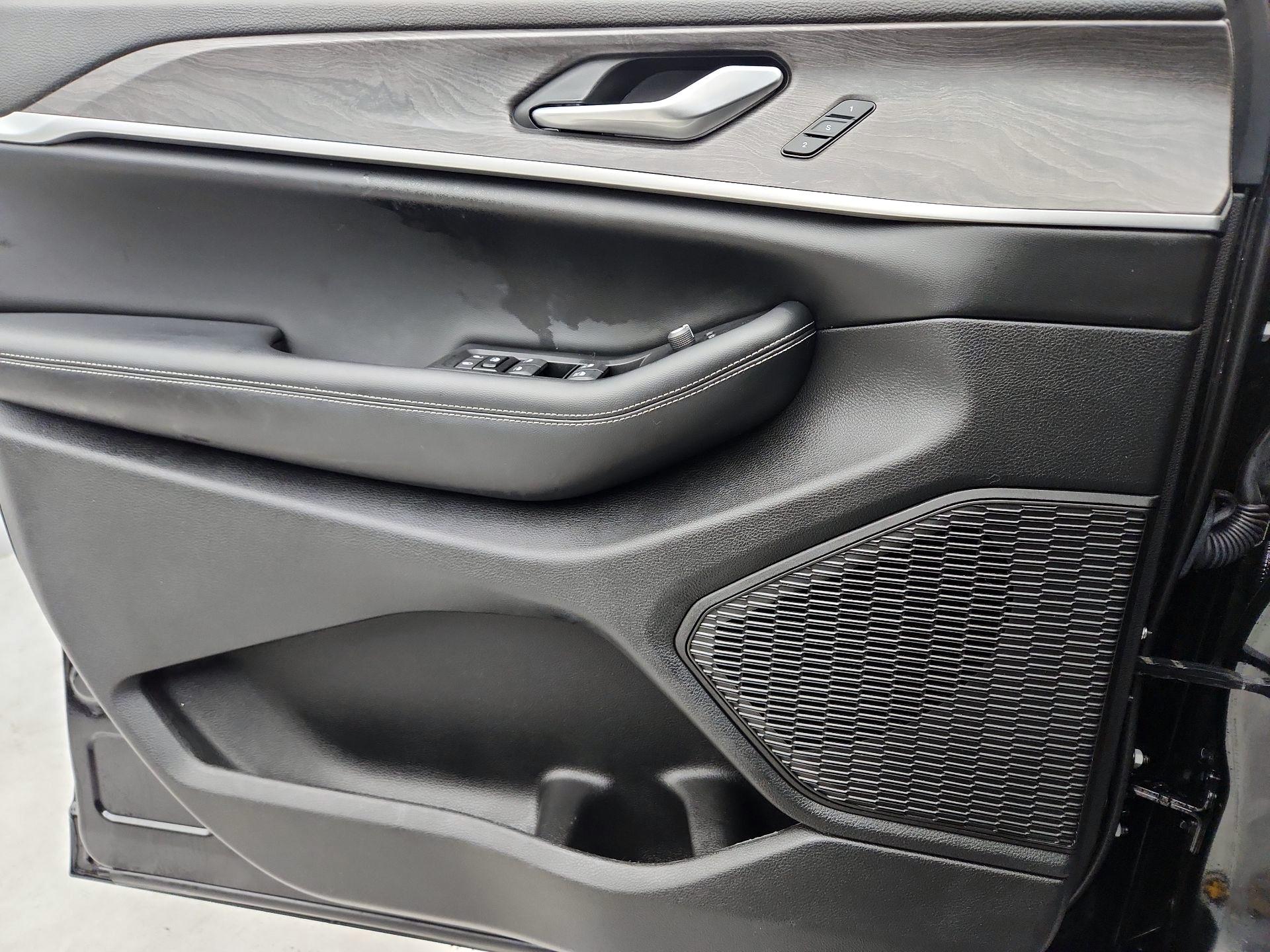 Thumbnail: 2023 Jeep Grand Cherokee - 12