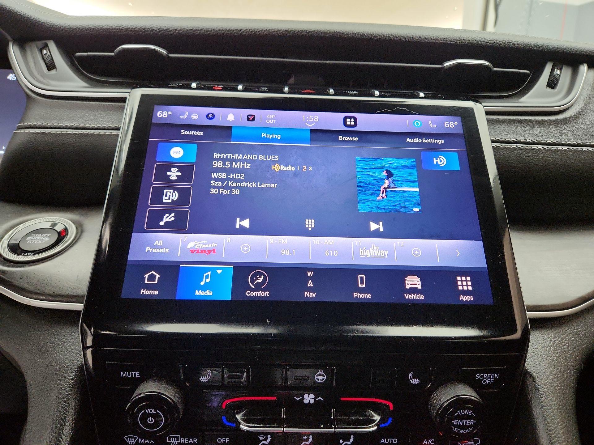 Thumbnail: 2023 Jeep Grand Cherokee - 16