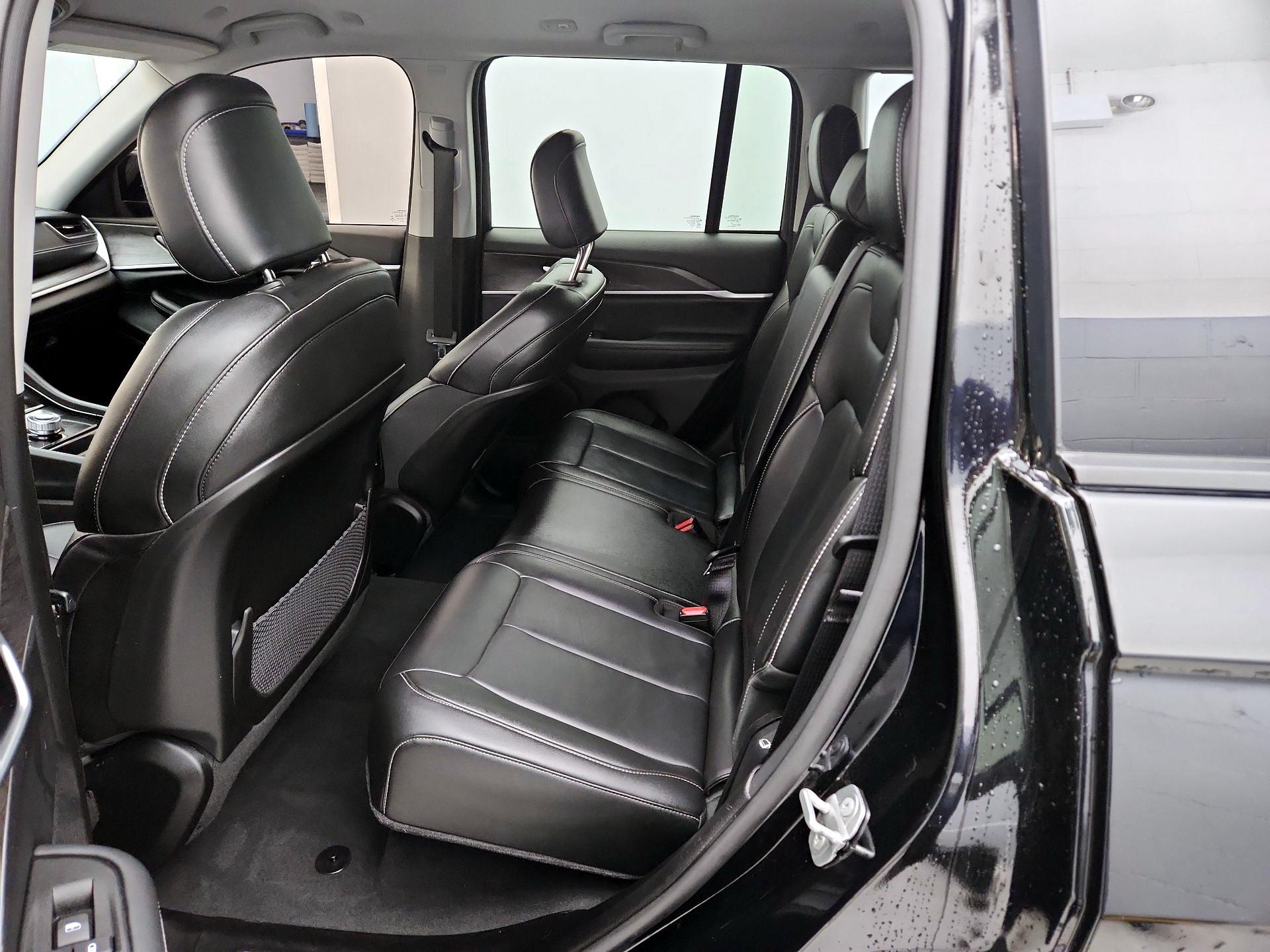 Thumbnail: 2023 Jeep Grand Cherokee - 20