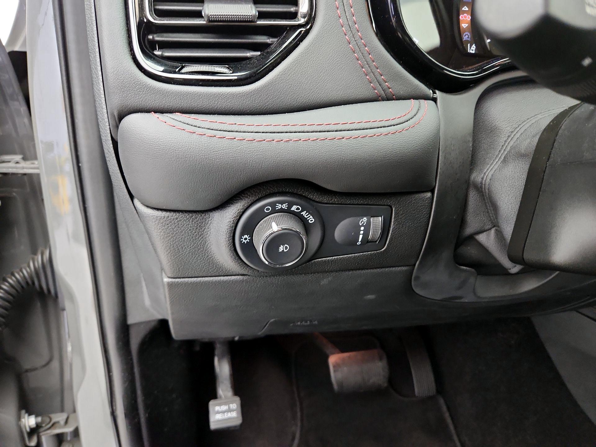 Thumbnail: 2022 Dodge Durango - 13