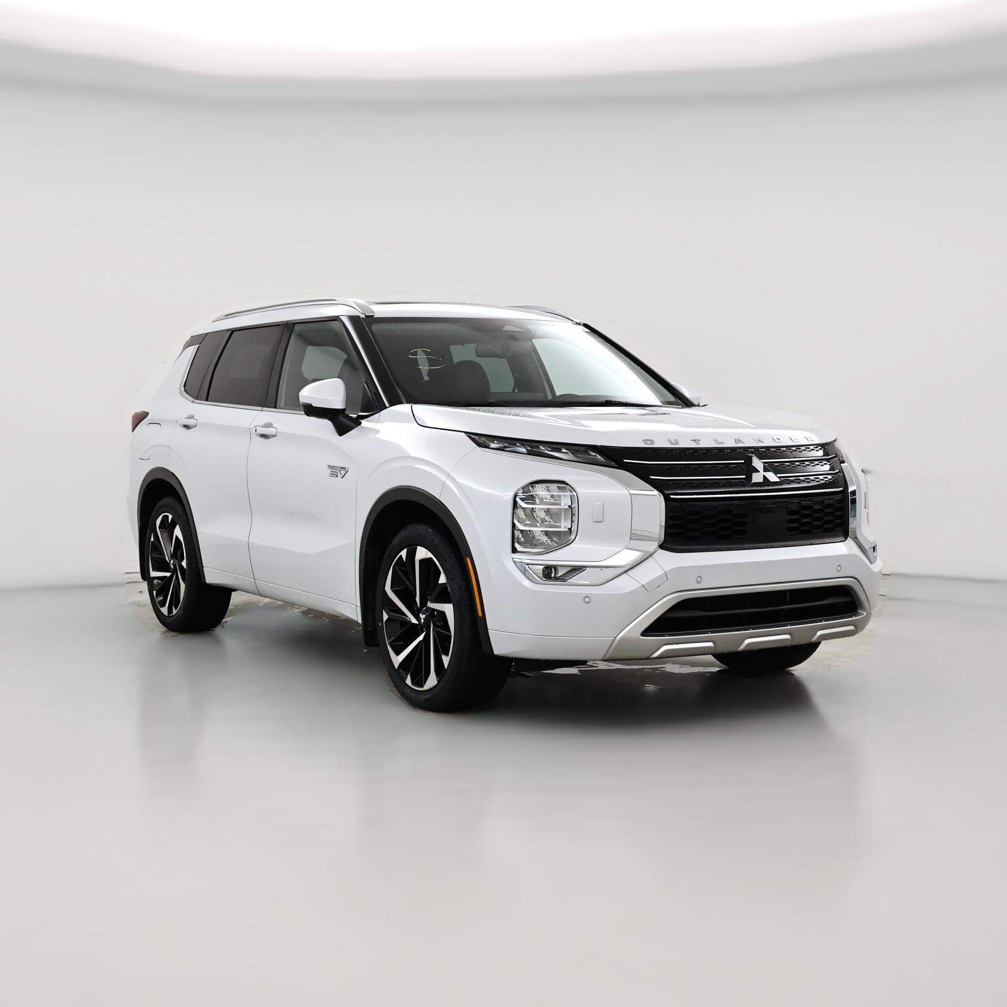 Thumbnail: 2023 Mitsubishi Outlander - 1