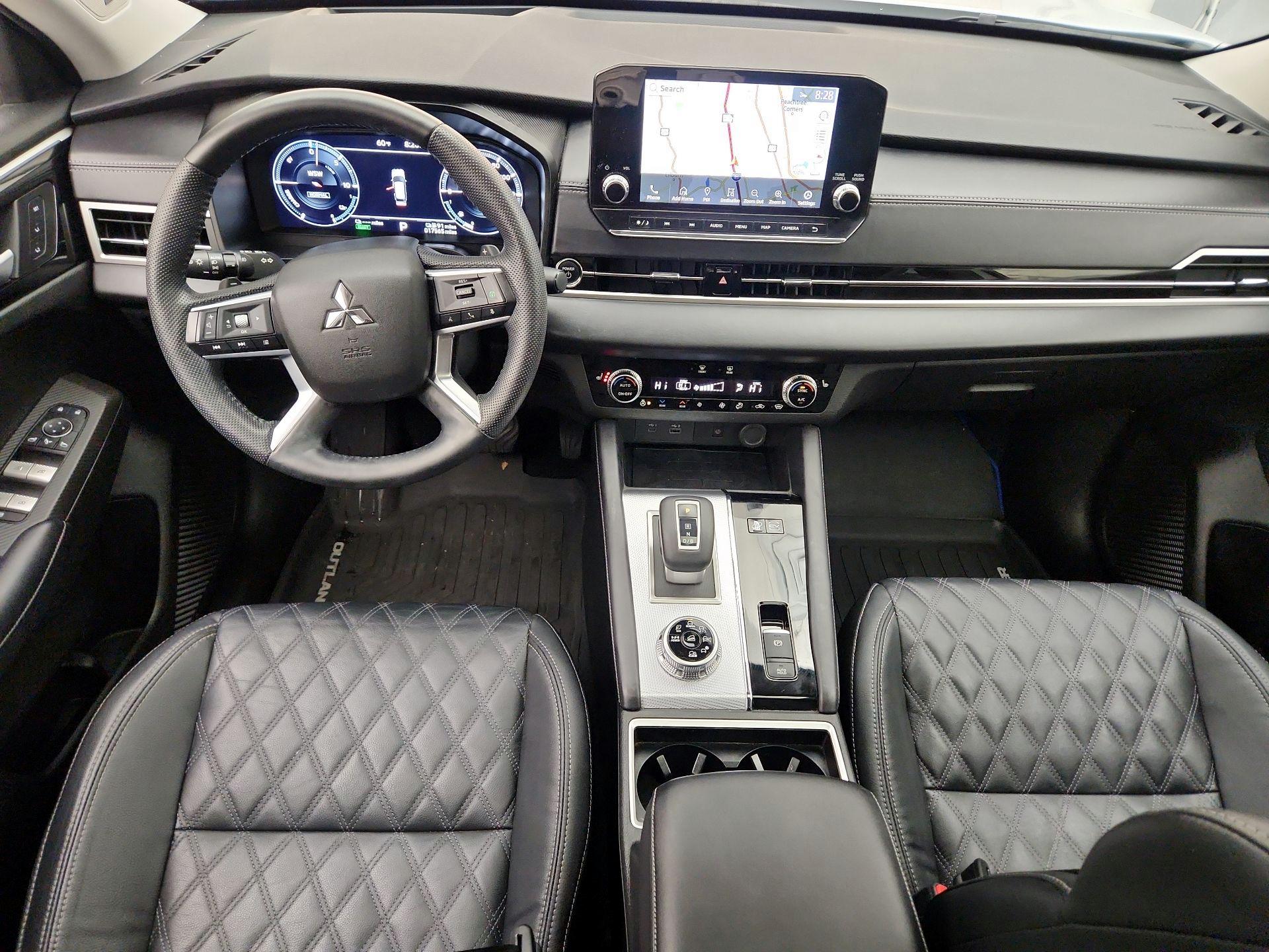 Thumbnail: 2023 Mitsubishi Outlander - 9