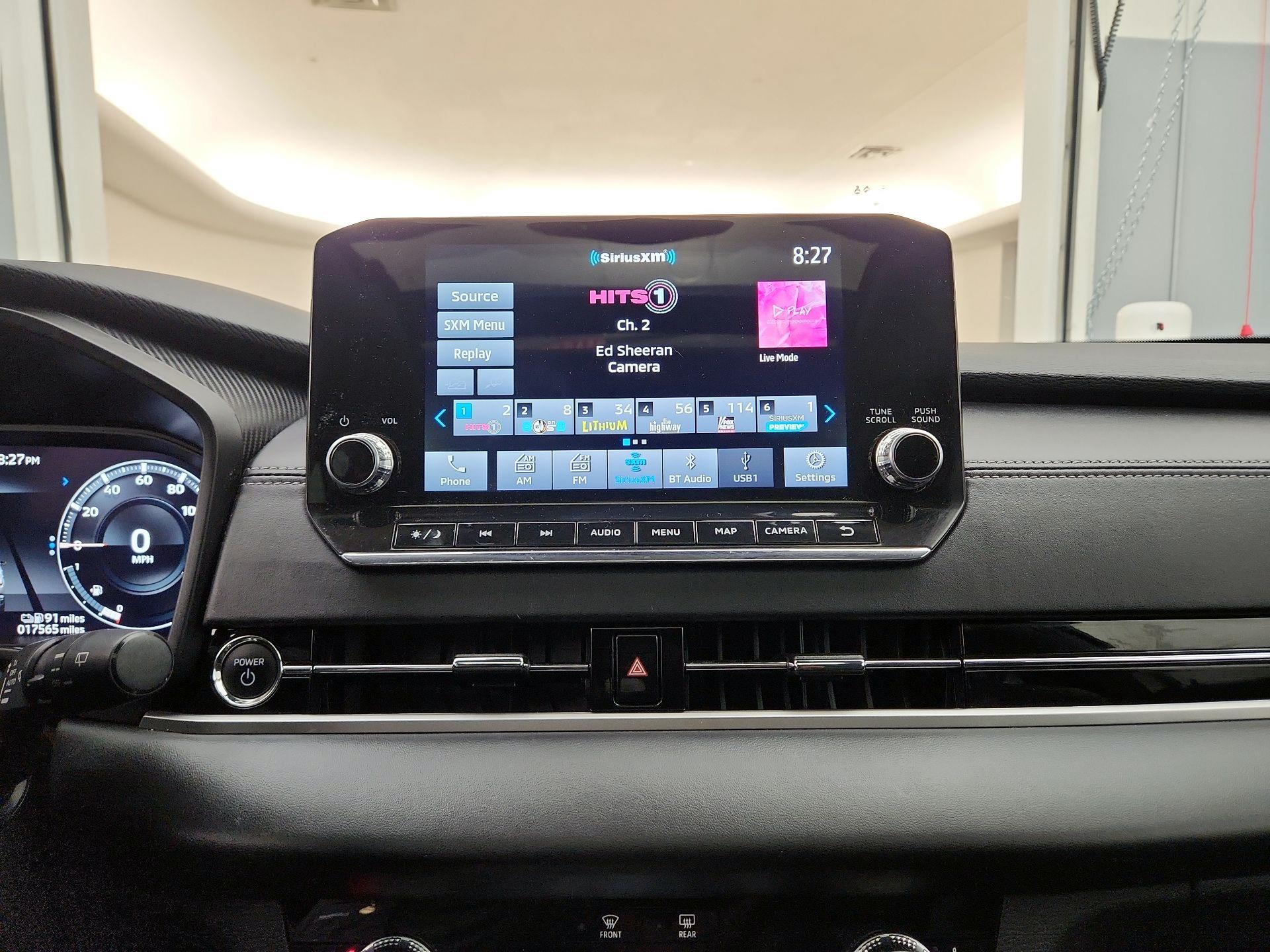 Thumbnail: 2023 Mitsubishi Outlander - 16