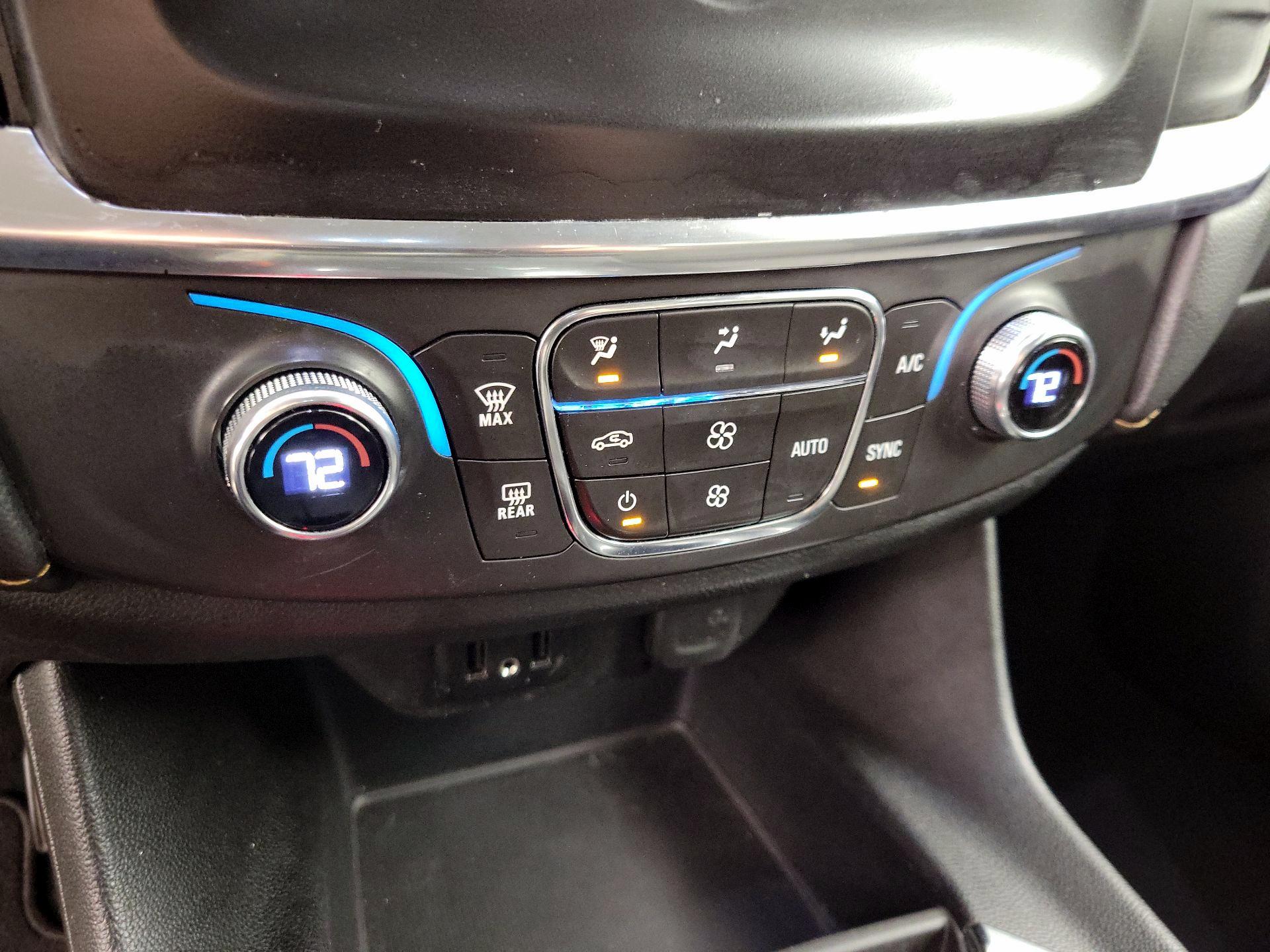 Thumbnail: 2021 Chevrolet Traverse - 16