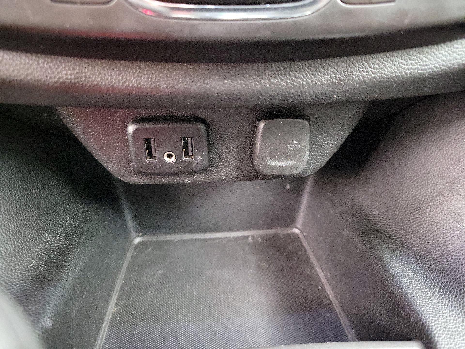 Thumbnail: 2021 Chevrolet Traverse - 18