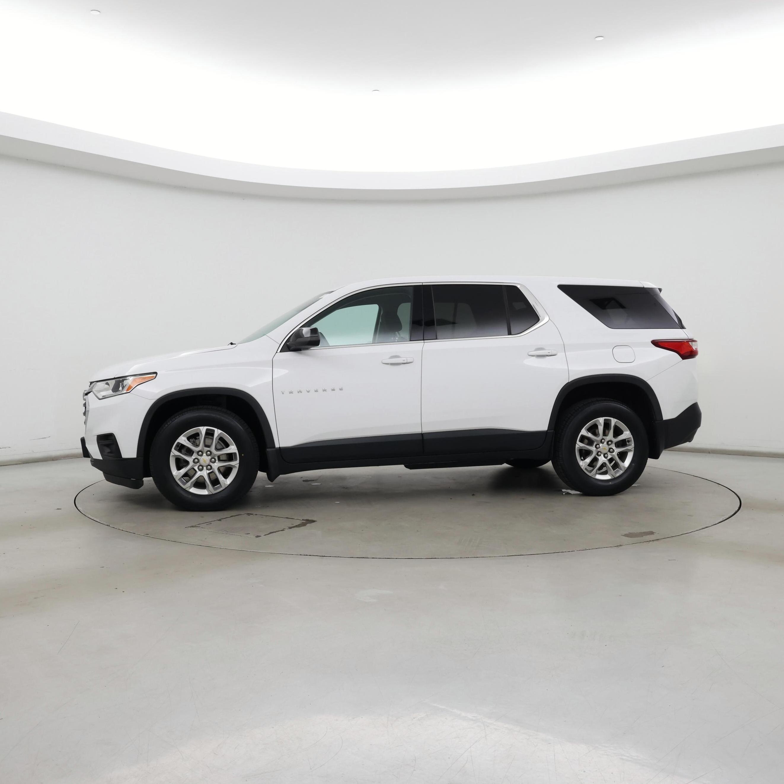 Thumbnail: 2021 Chevrolet Traverse - 3