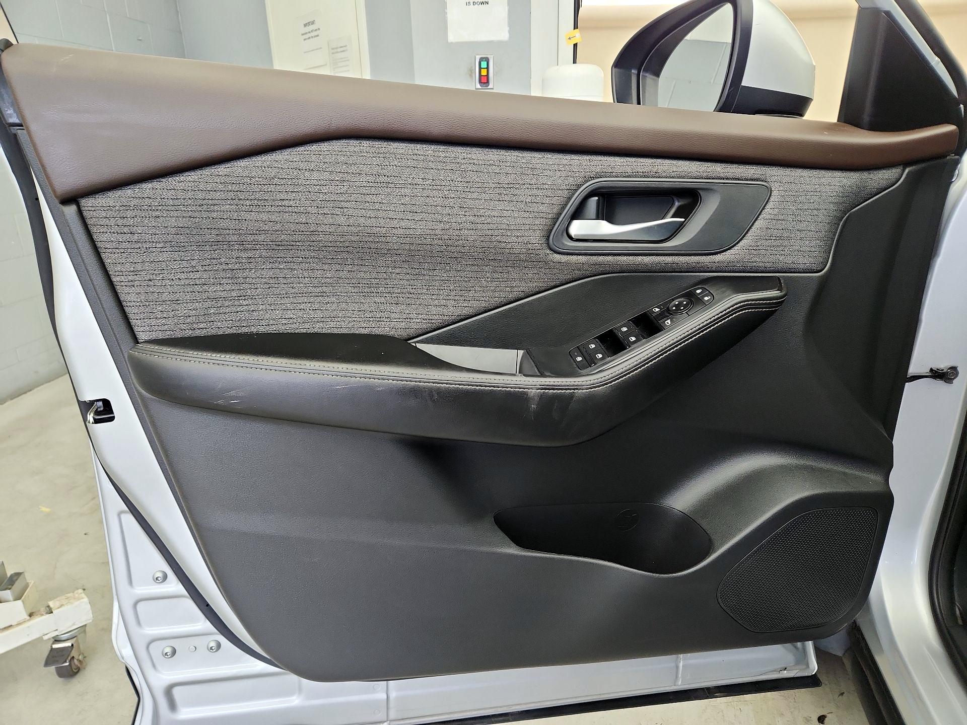 Thumbnail: 2023 Nissan Rogue - 12