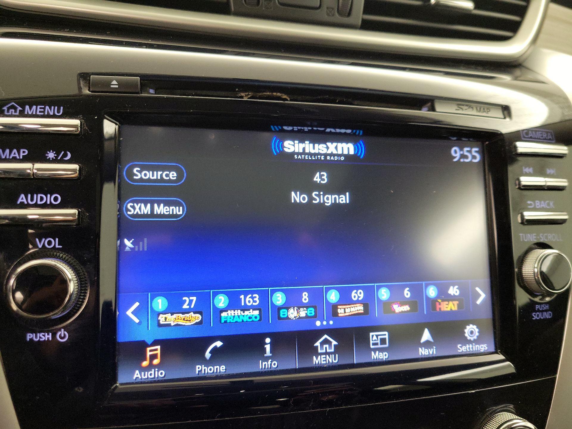 Thumbnail: 2017 Nissan Murano - 16