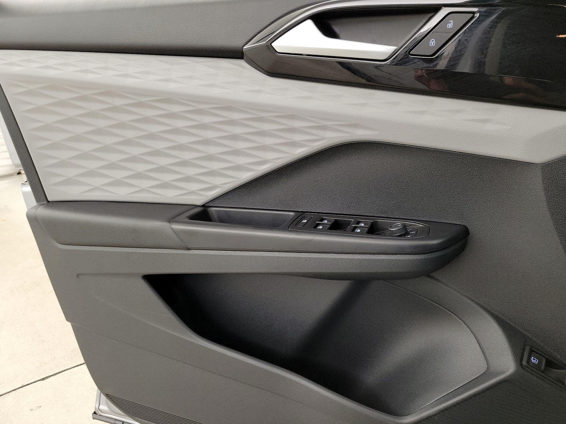 Thumbnail: 2023 Volkswagen Taos - 12