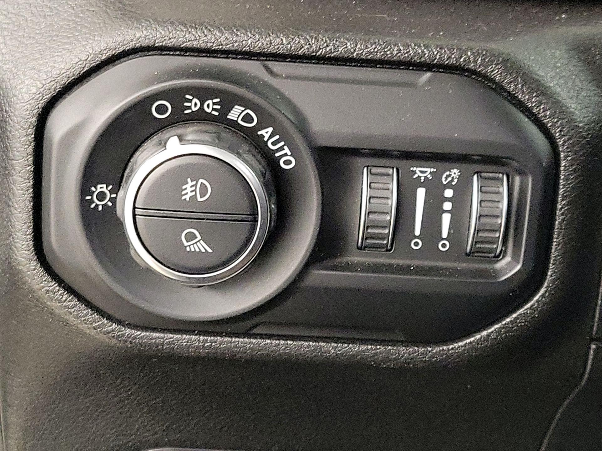 Thumbnail: 2020 Jeep Gladiator - 13