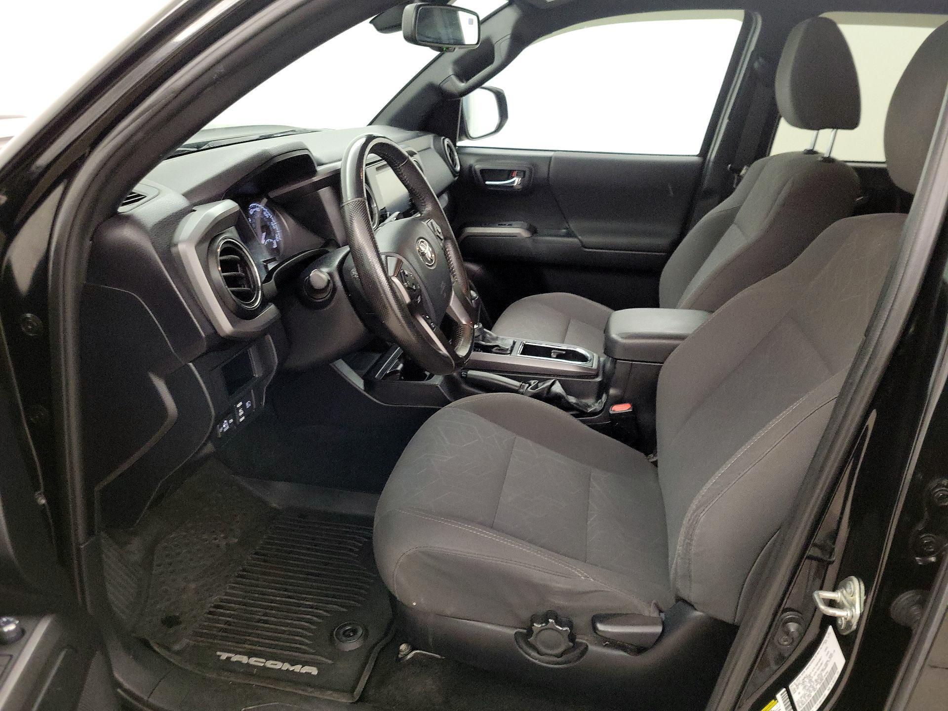 Thumbnail: 2018 Toyota Tacoma - 11