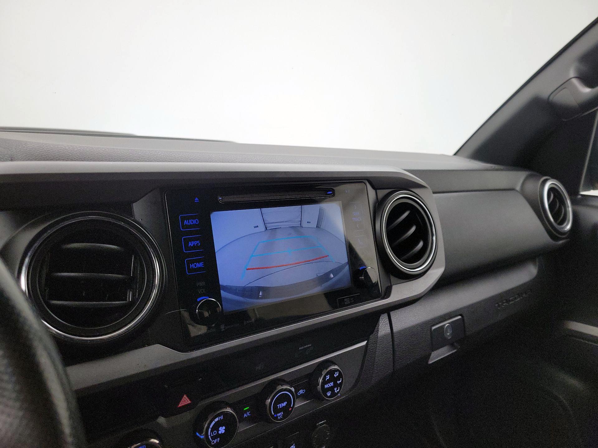 Thumbnail: 2018 Toyota Tacoma - 15