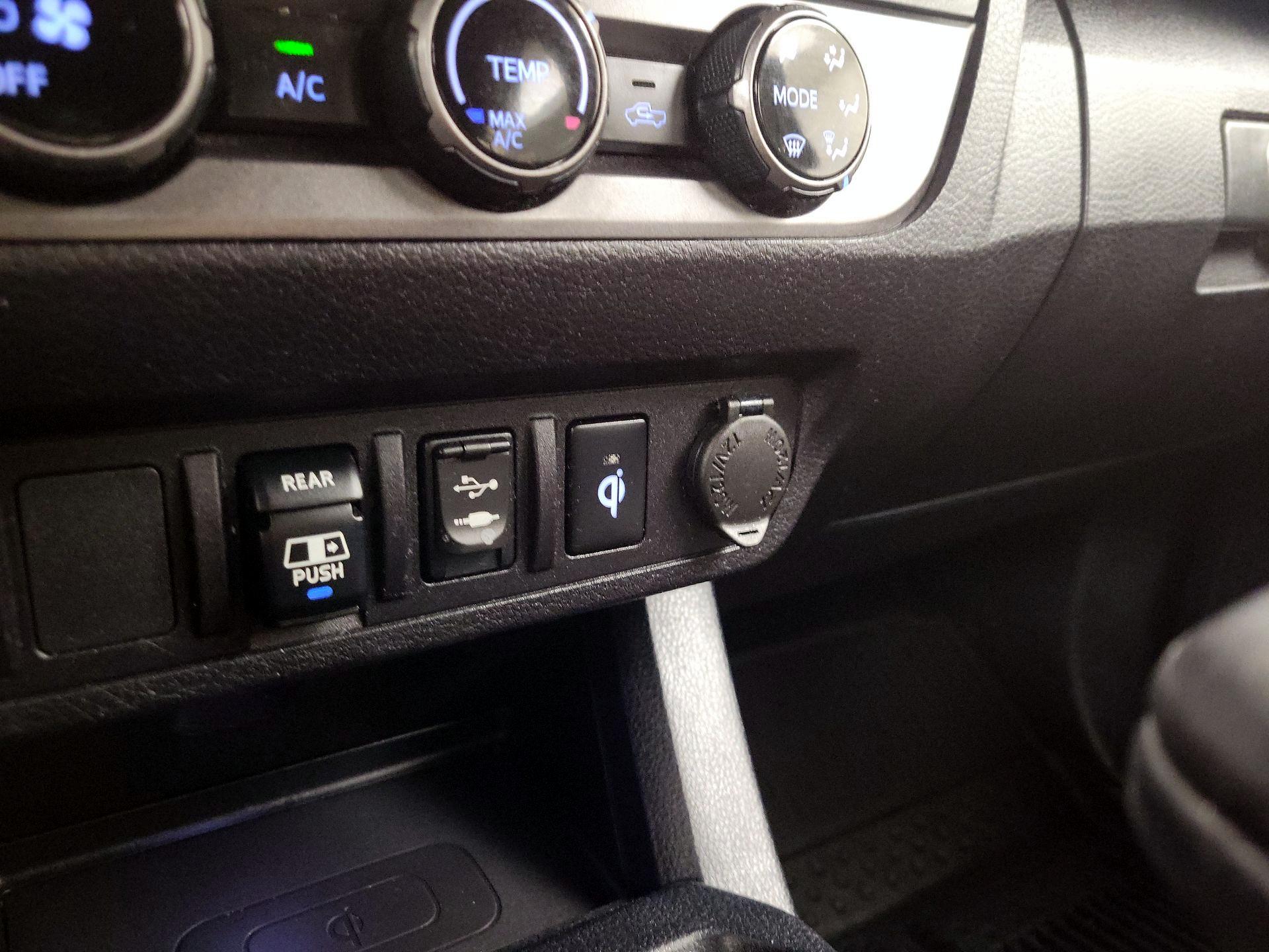 Thumbnail: 2018 Toyota Tacoma - 19