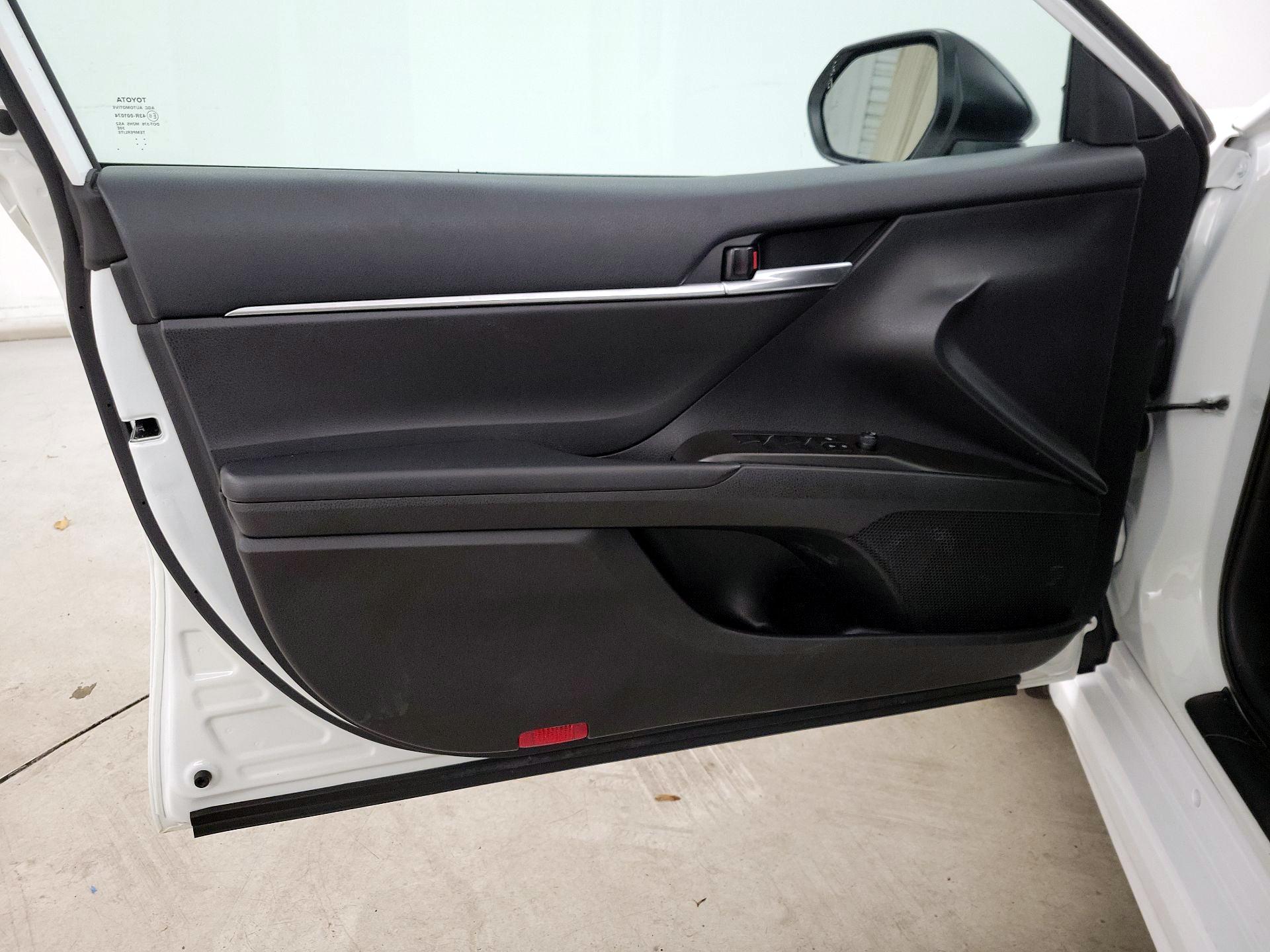 Thumbnail: 2023 Toyota Camry - 12