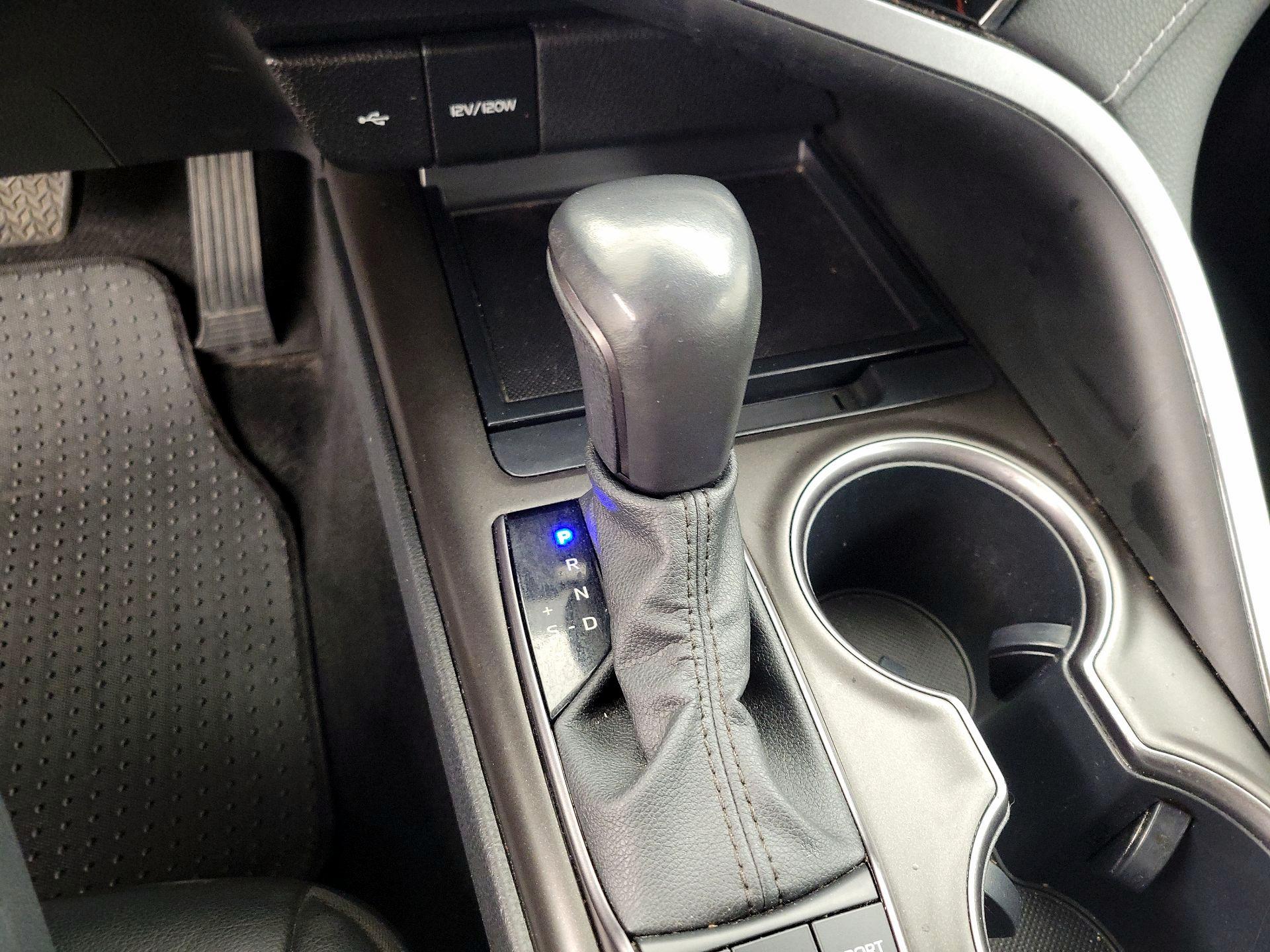 Thumbnail: 2023 Toyota Camry - 17