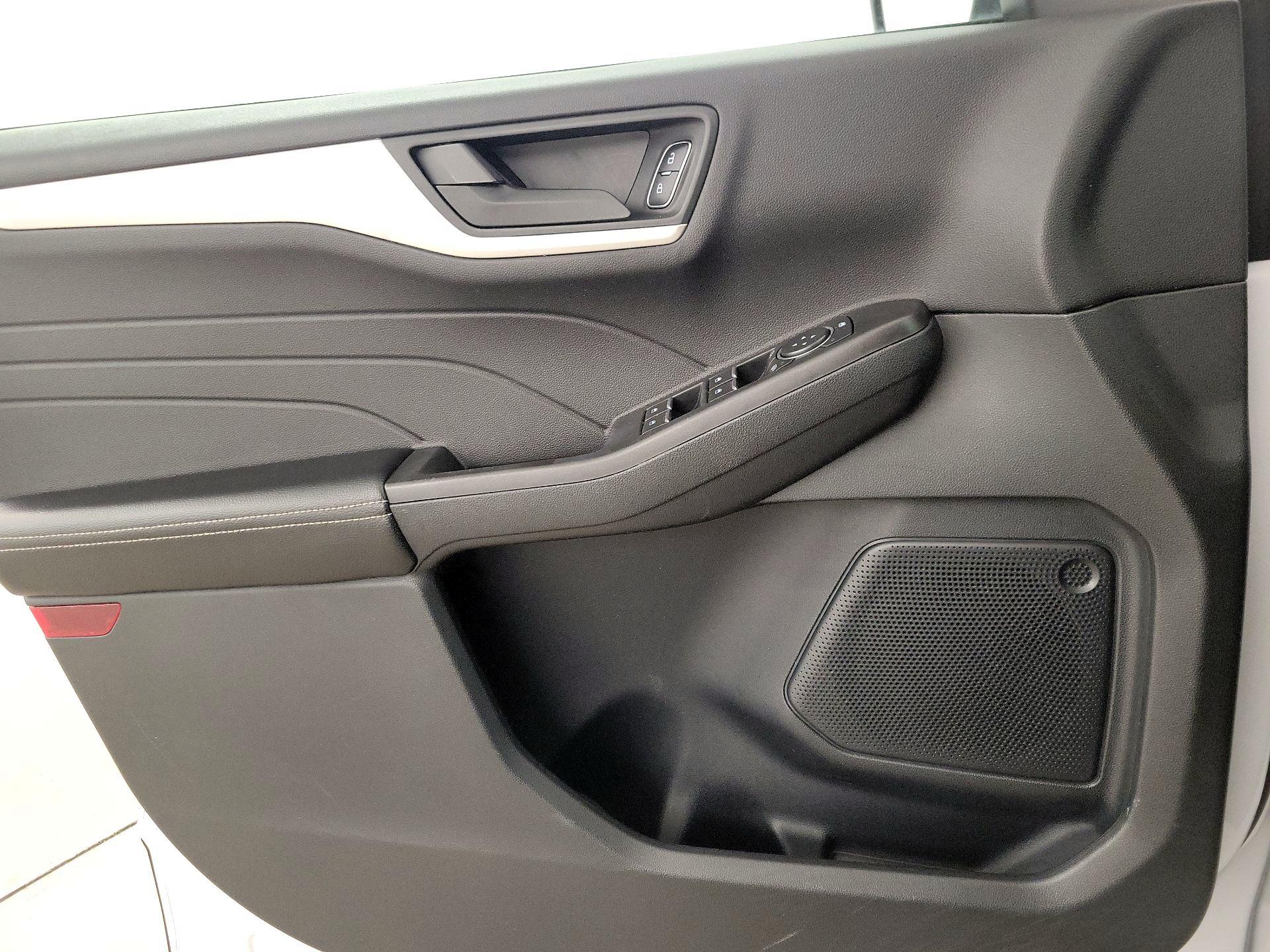 Thumbnail: 2021 Ford Escape - 12