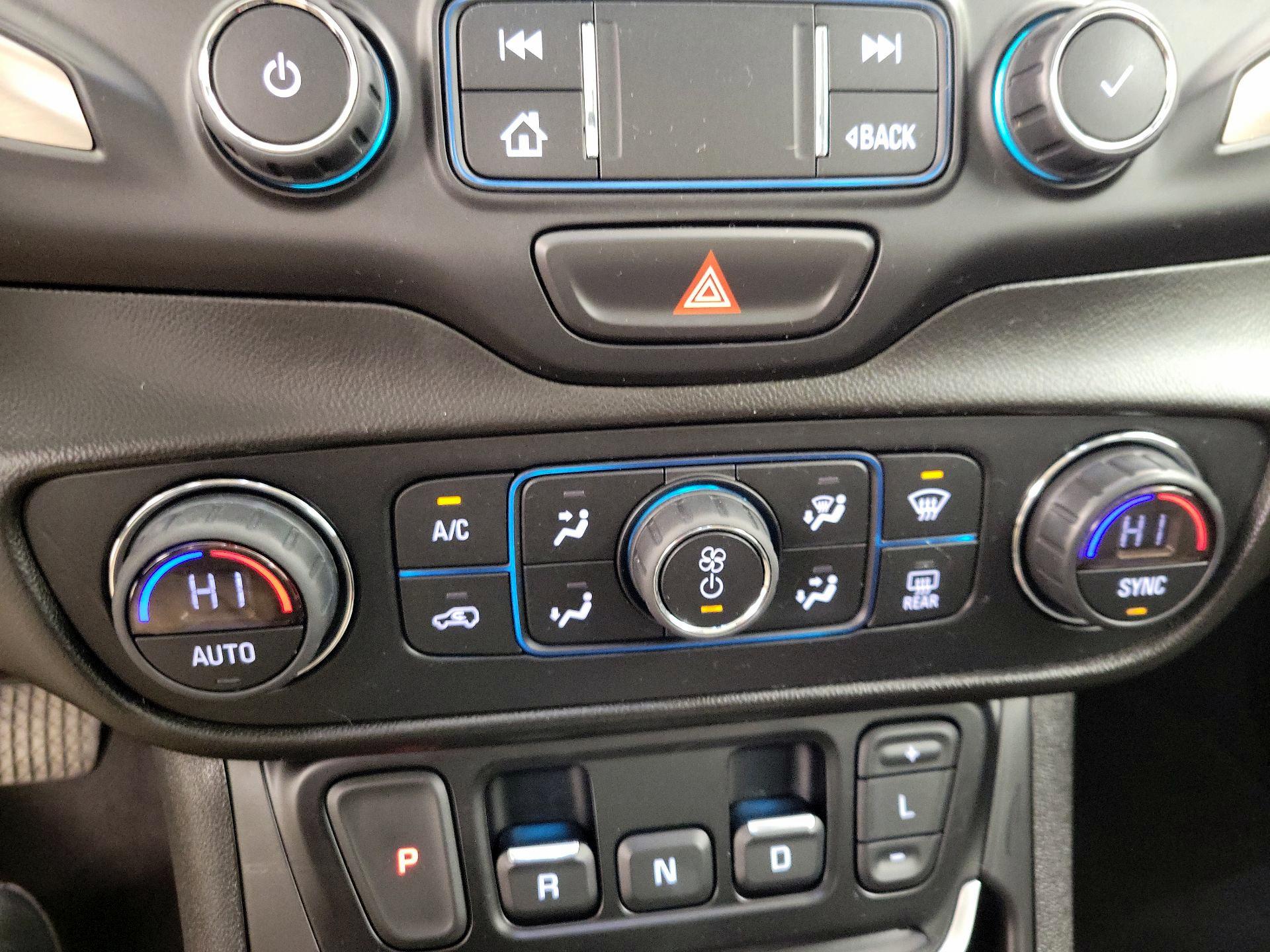 Thumbnail: 2020 GMC Terrain - 17