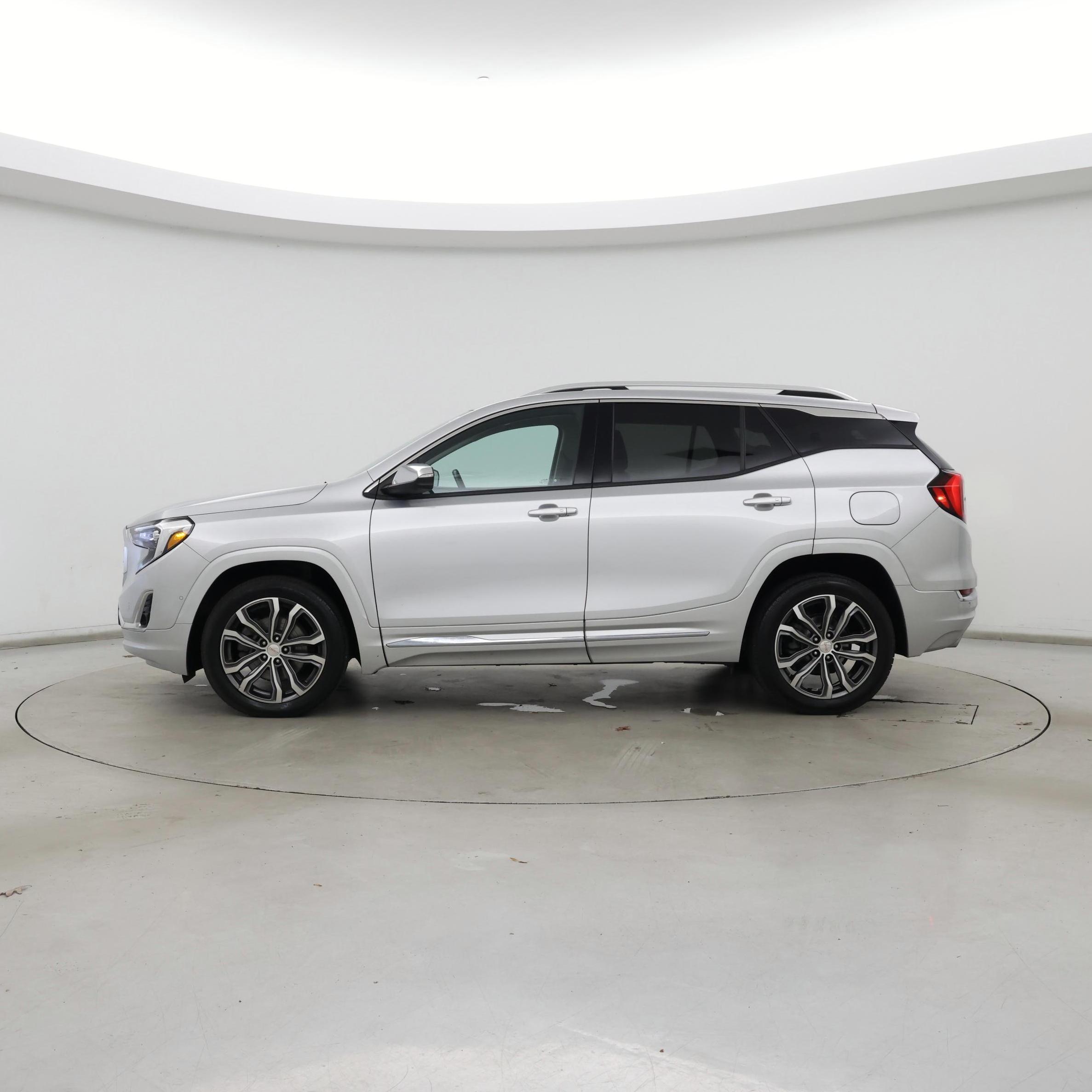 Thumbnail: 2020 GMC Terrain - 3