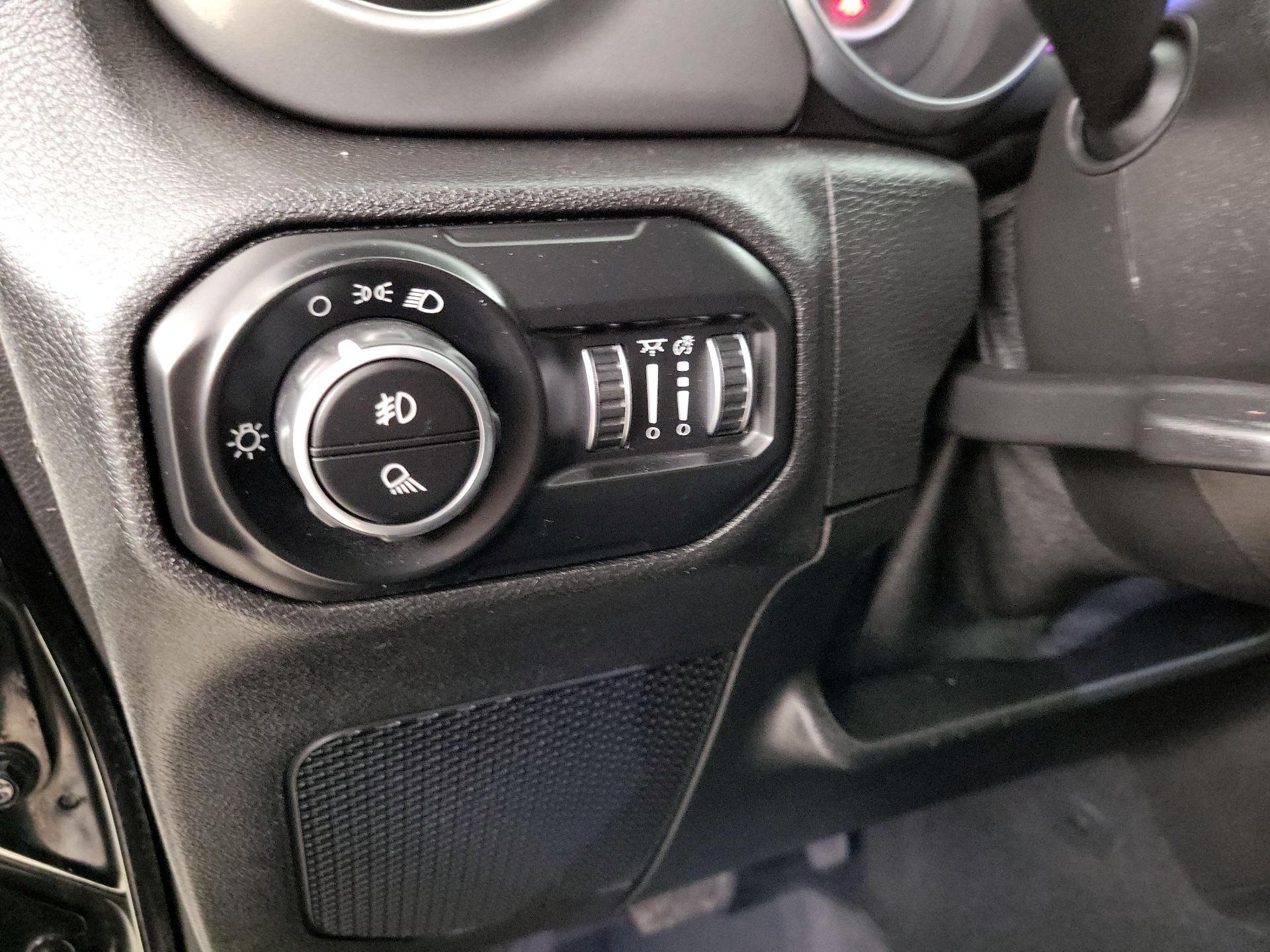 Thumbnail: 2021 Jeep Gladiator - 13