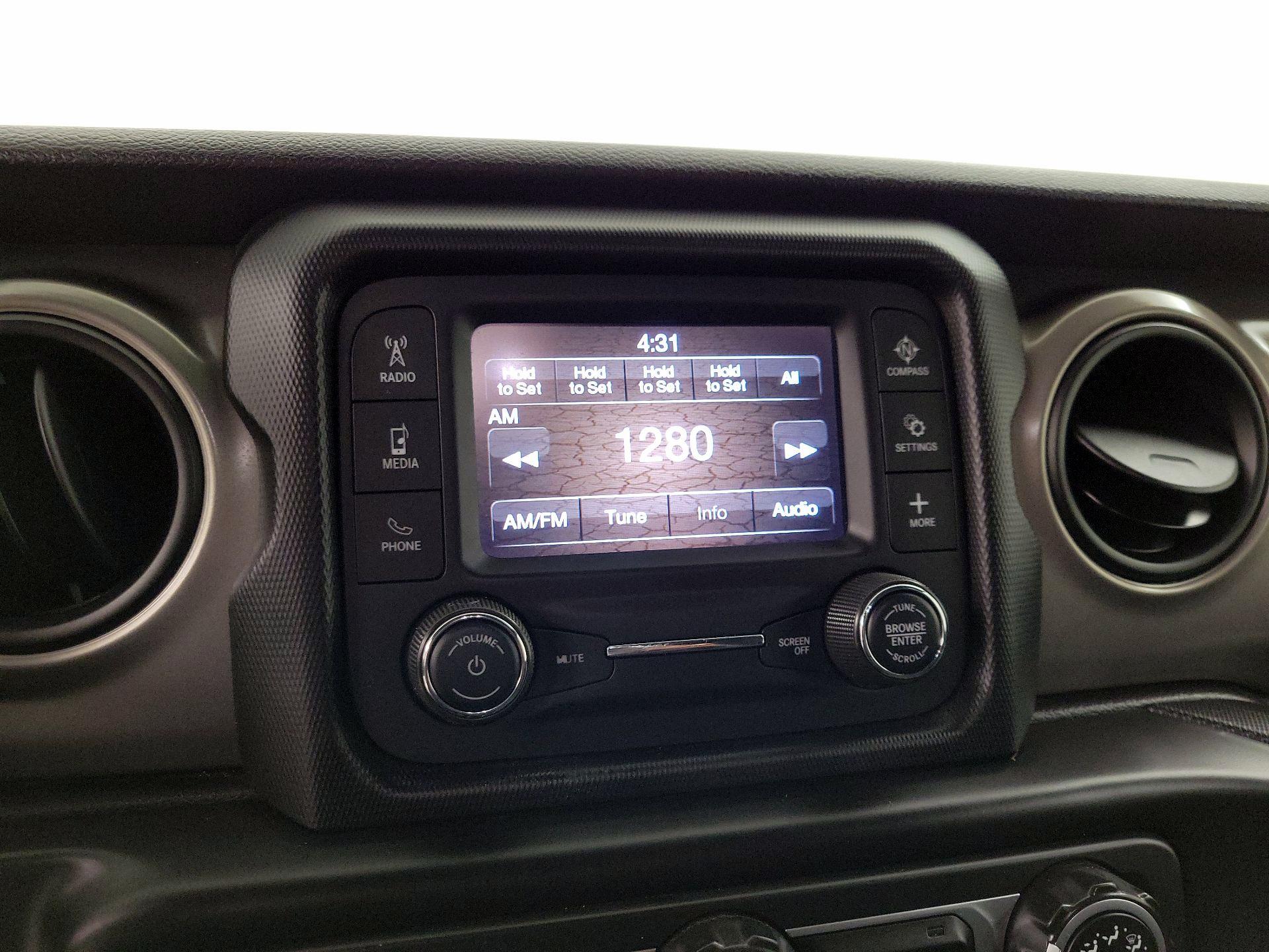 Thumbnail: 2021 Jeep Gladiator - 15