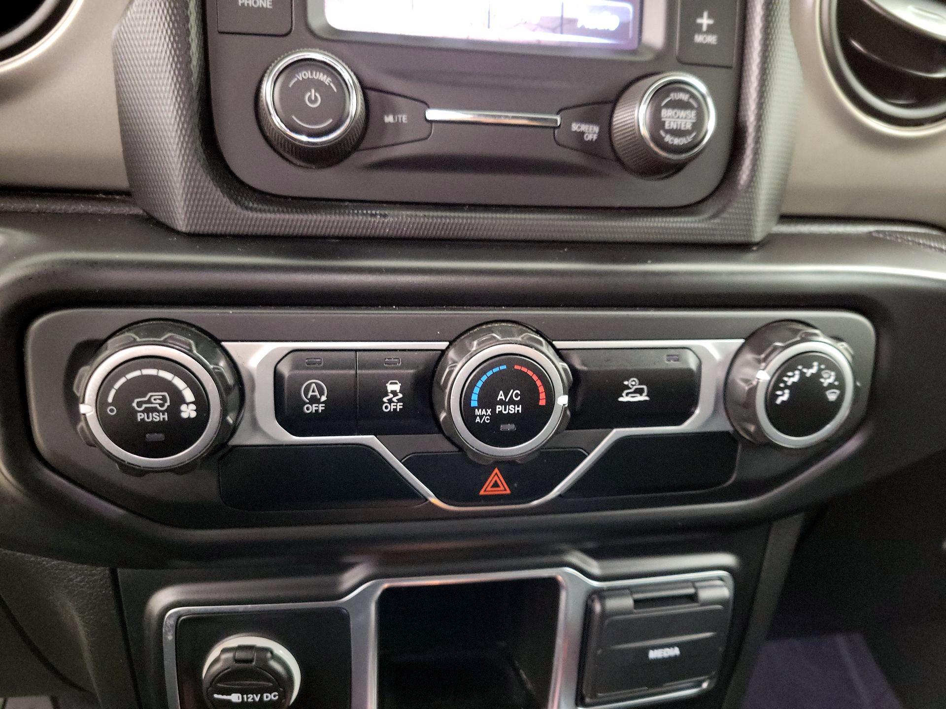 Thumbnail: 2021 Jeep Gladiator - 16