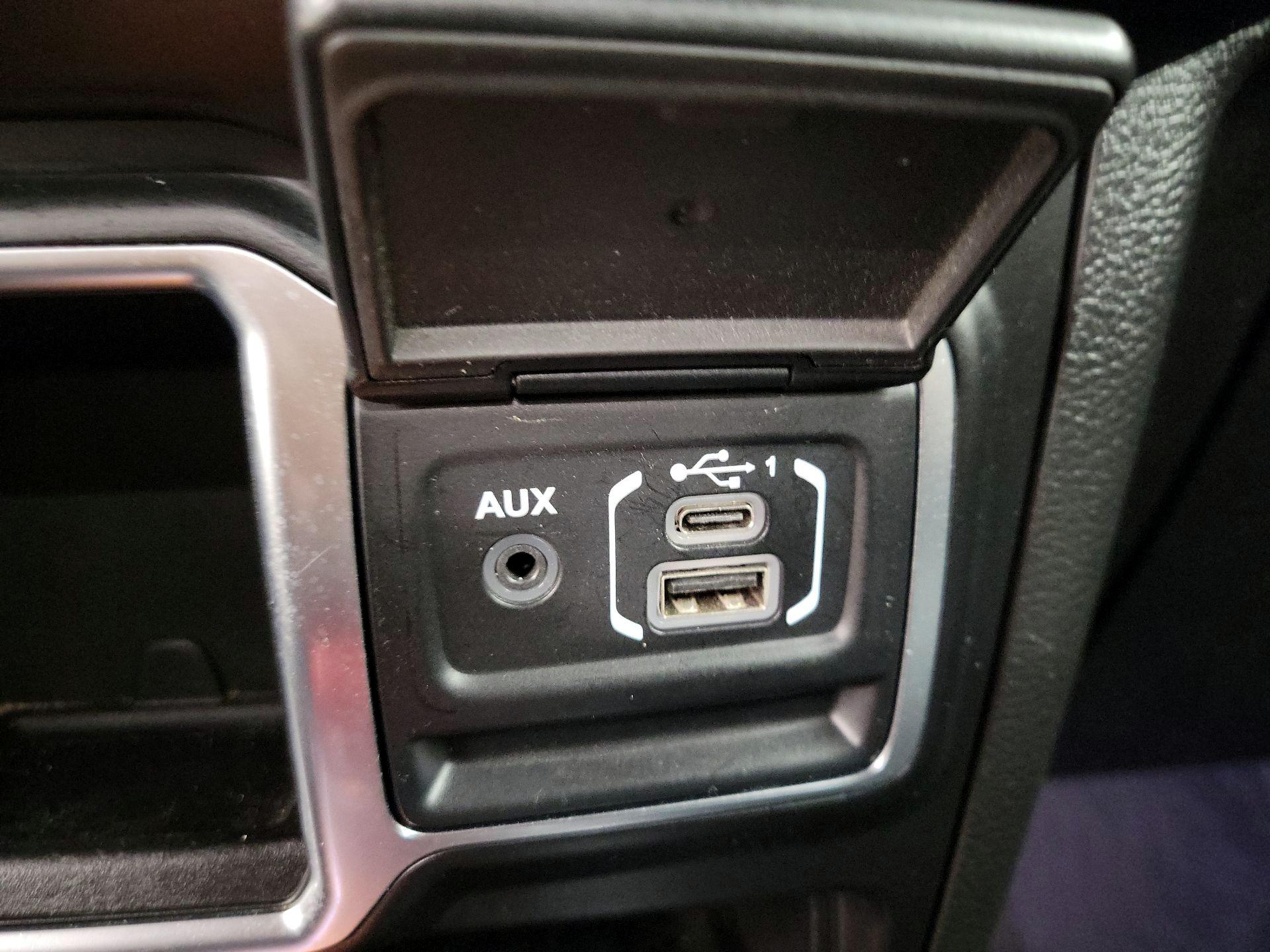 Thumbnail: 2021 Jeep Gladiator - 18