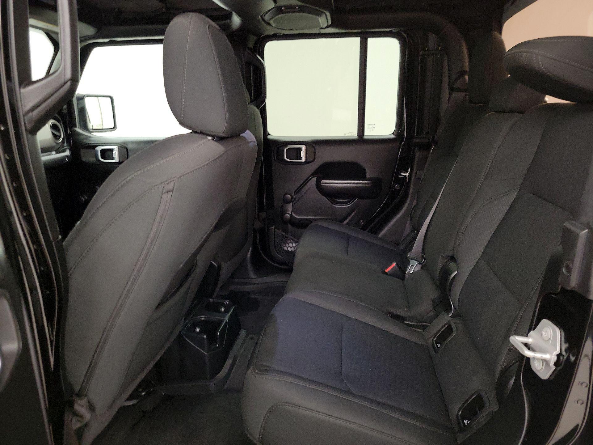 Thumbnail: 2021 Jeep Gladiator - 19