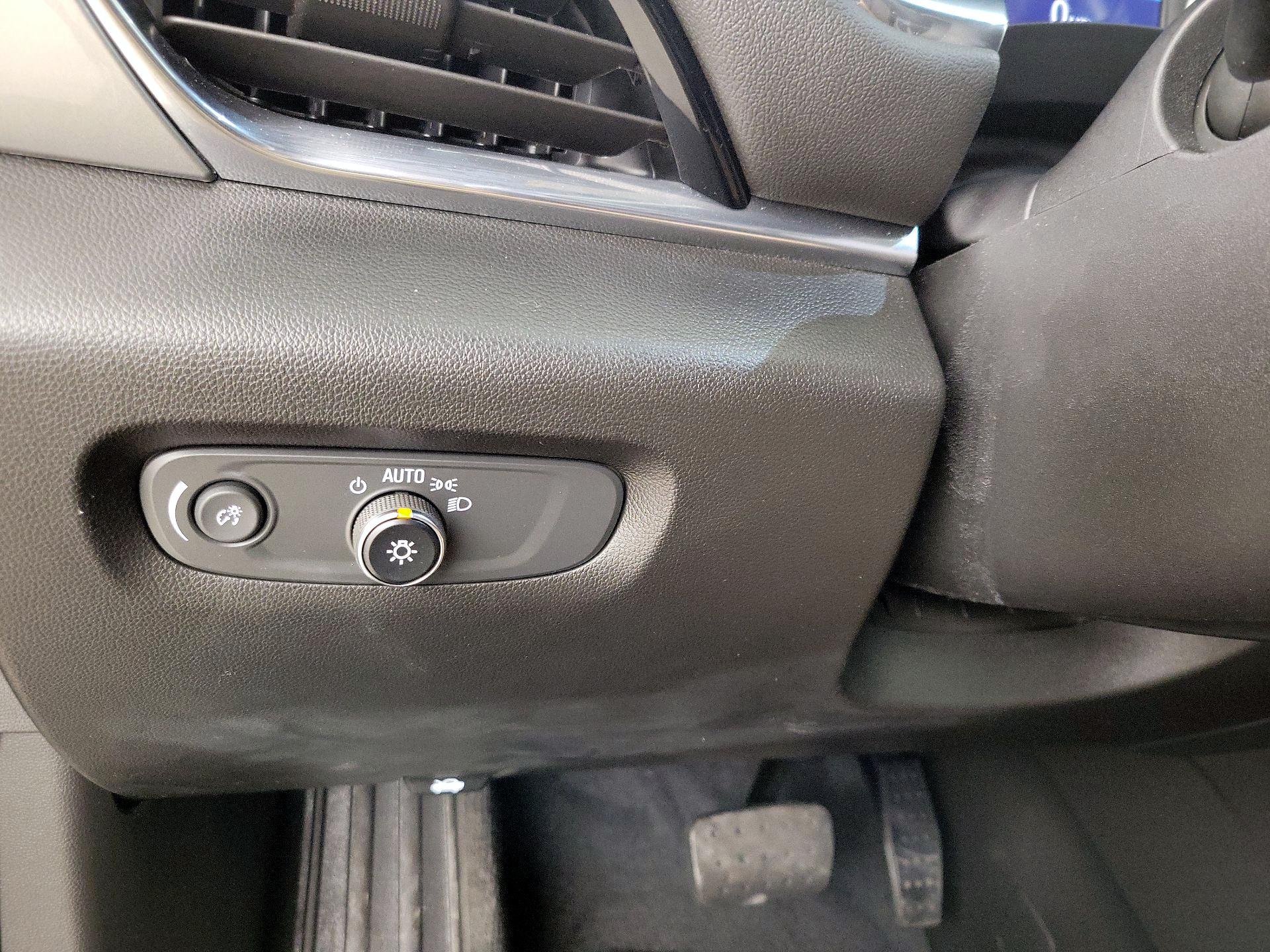 Thumbnail: 2023 Chevrolet Traverse - 13