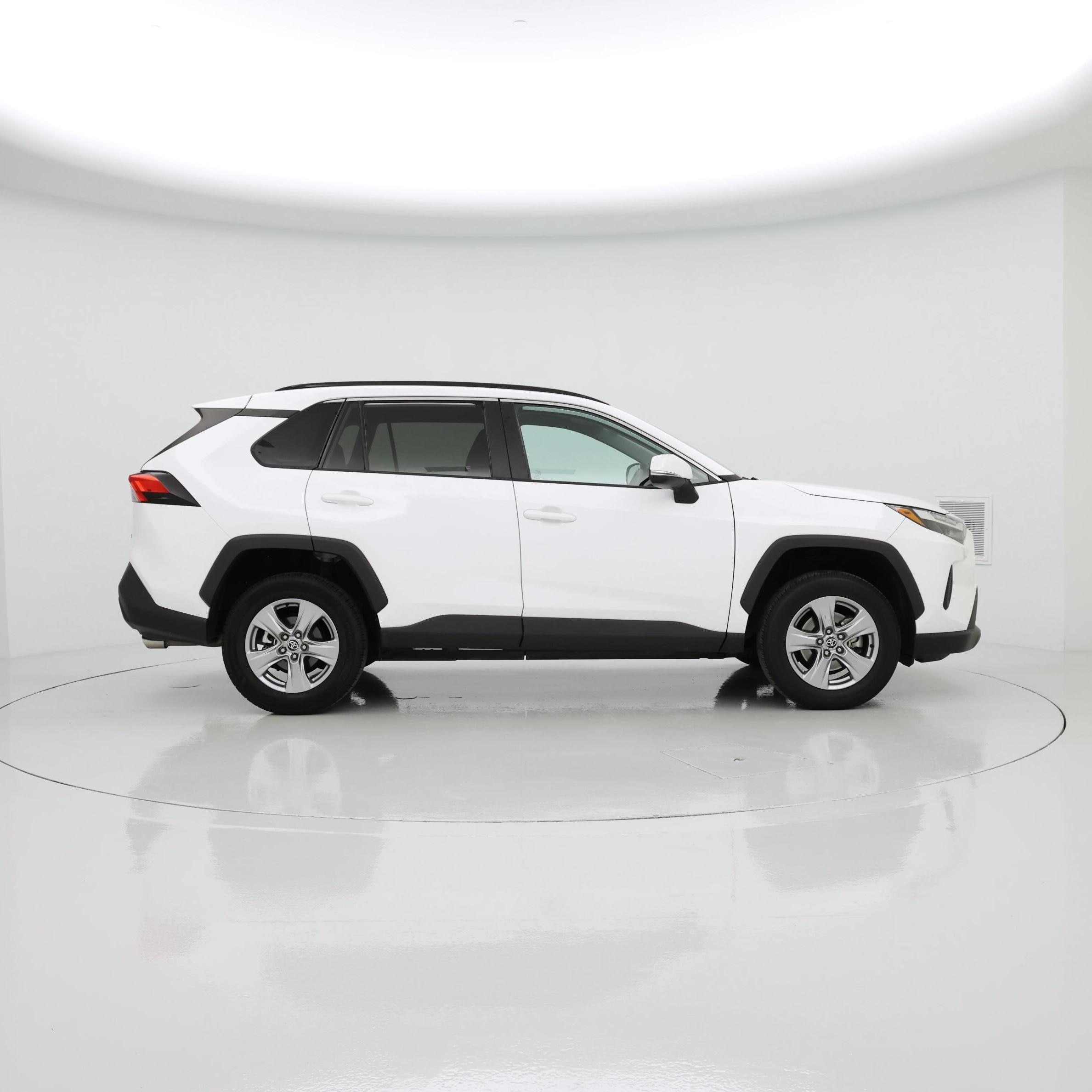 Thumbnail: 2022 Toyota RAV4 - 7