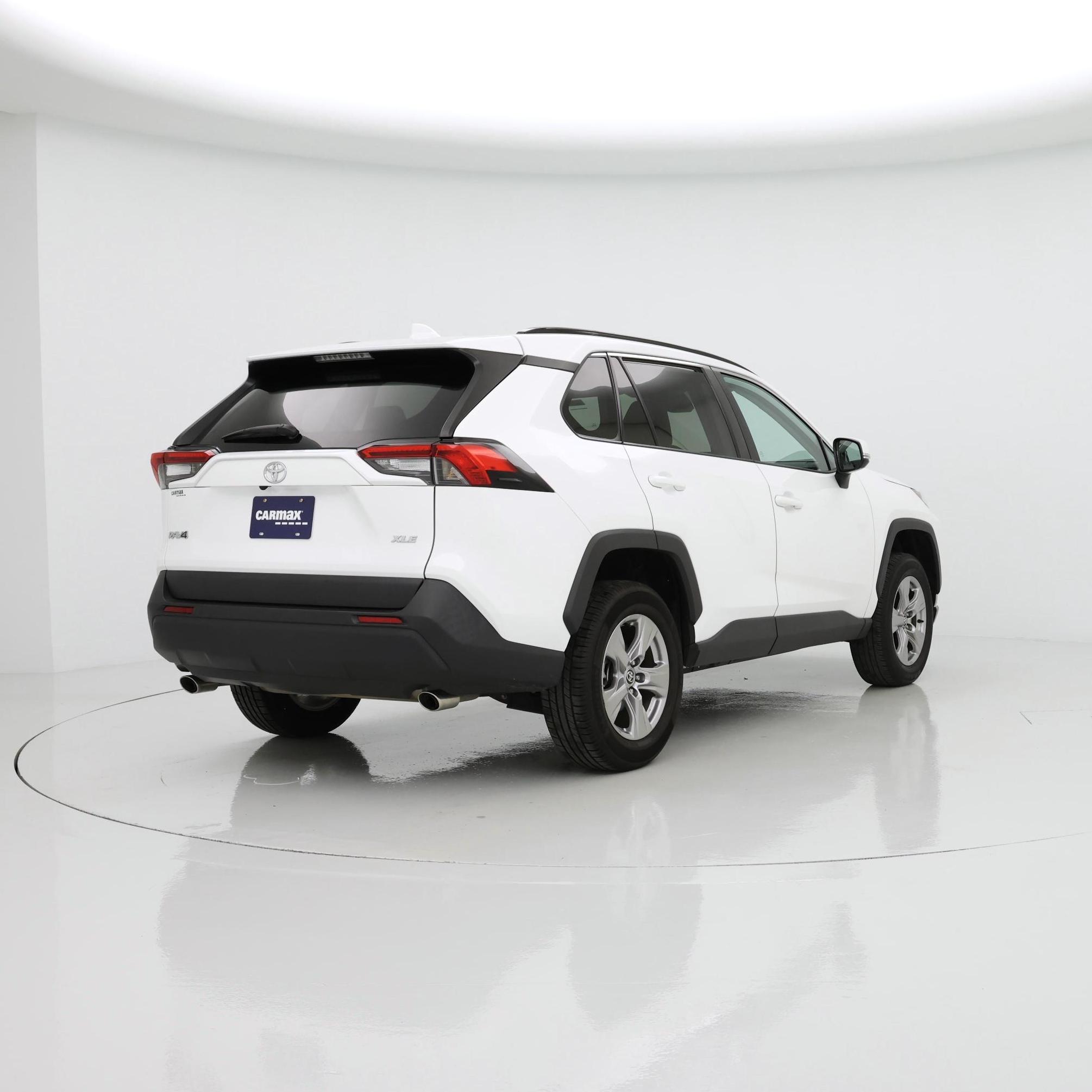 Thumbnail: 2022 Toyota RAV4 - 8