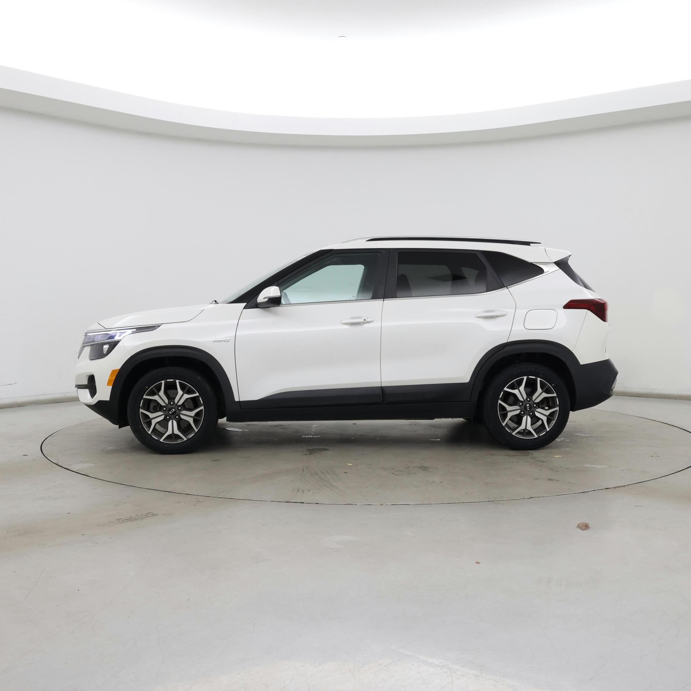 Thumbnail: 2021 Kia Seltos - 3