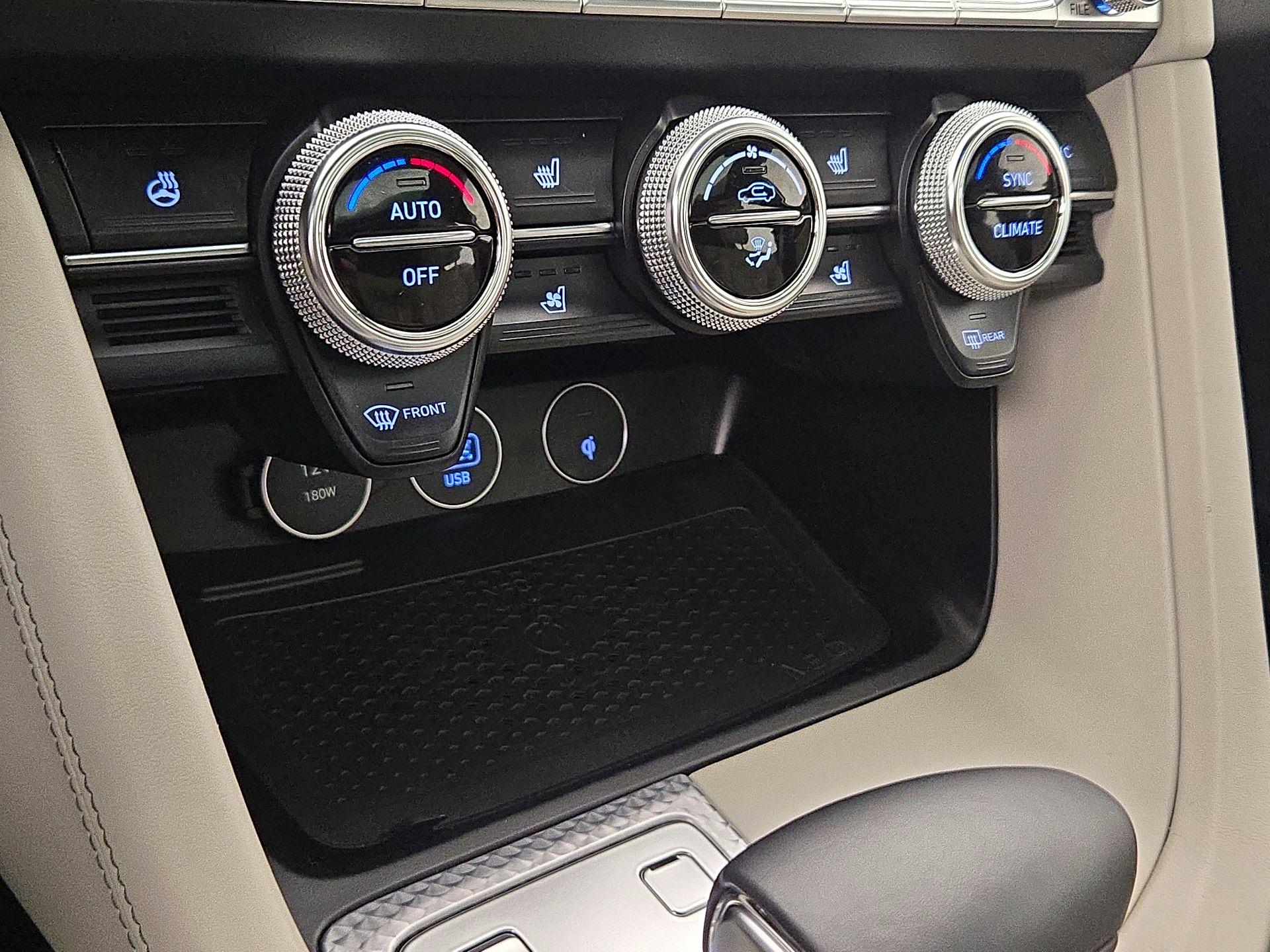 Thumbnail: 2022 Genesis G70 - 17