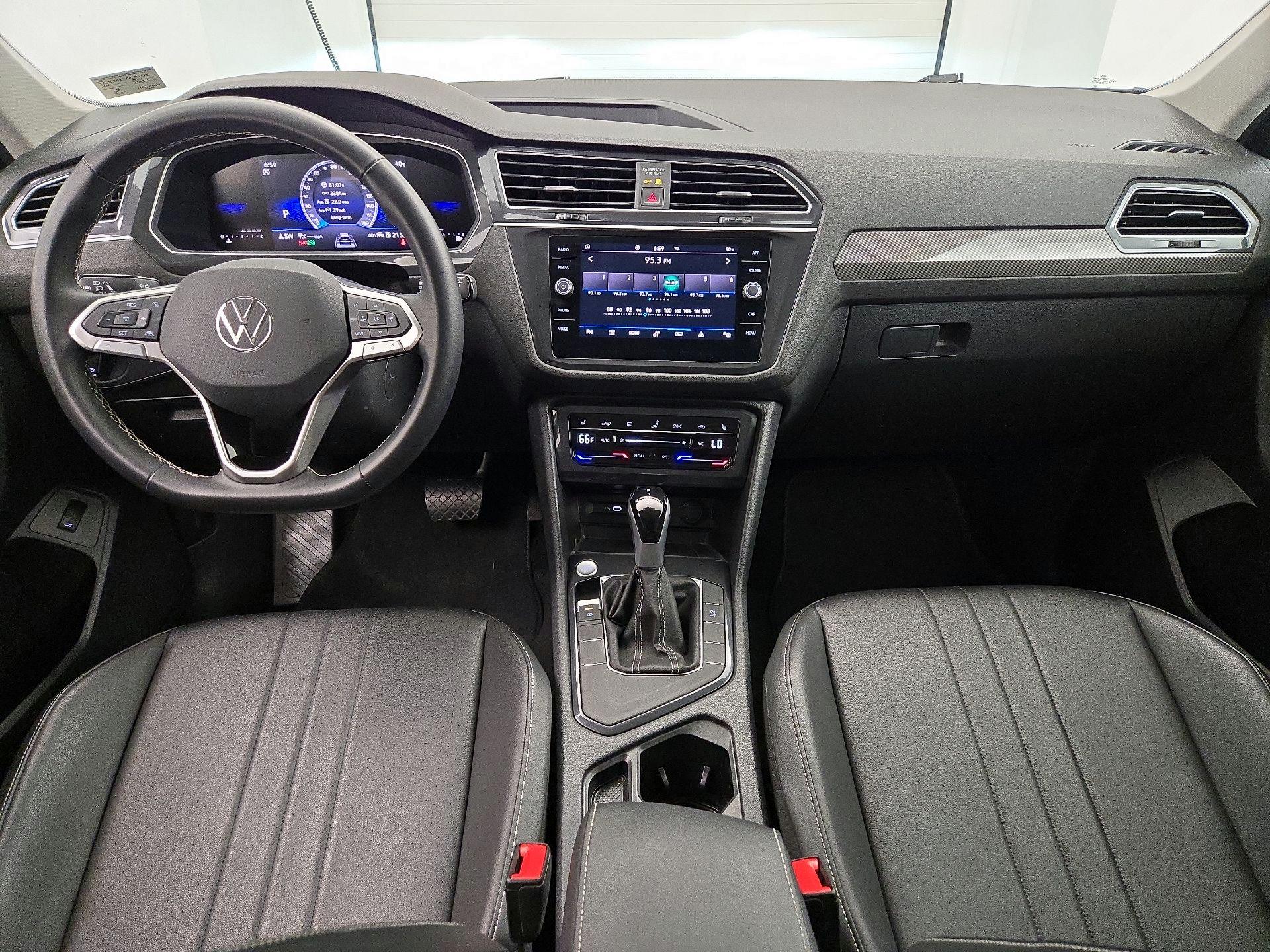 Thumbnail: 2024 Volkswagen Tiguan - 9