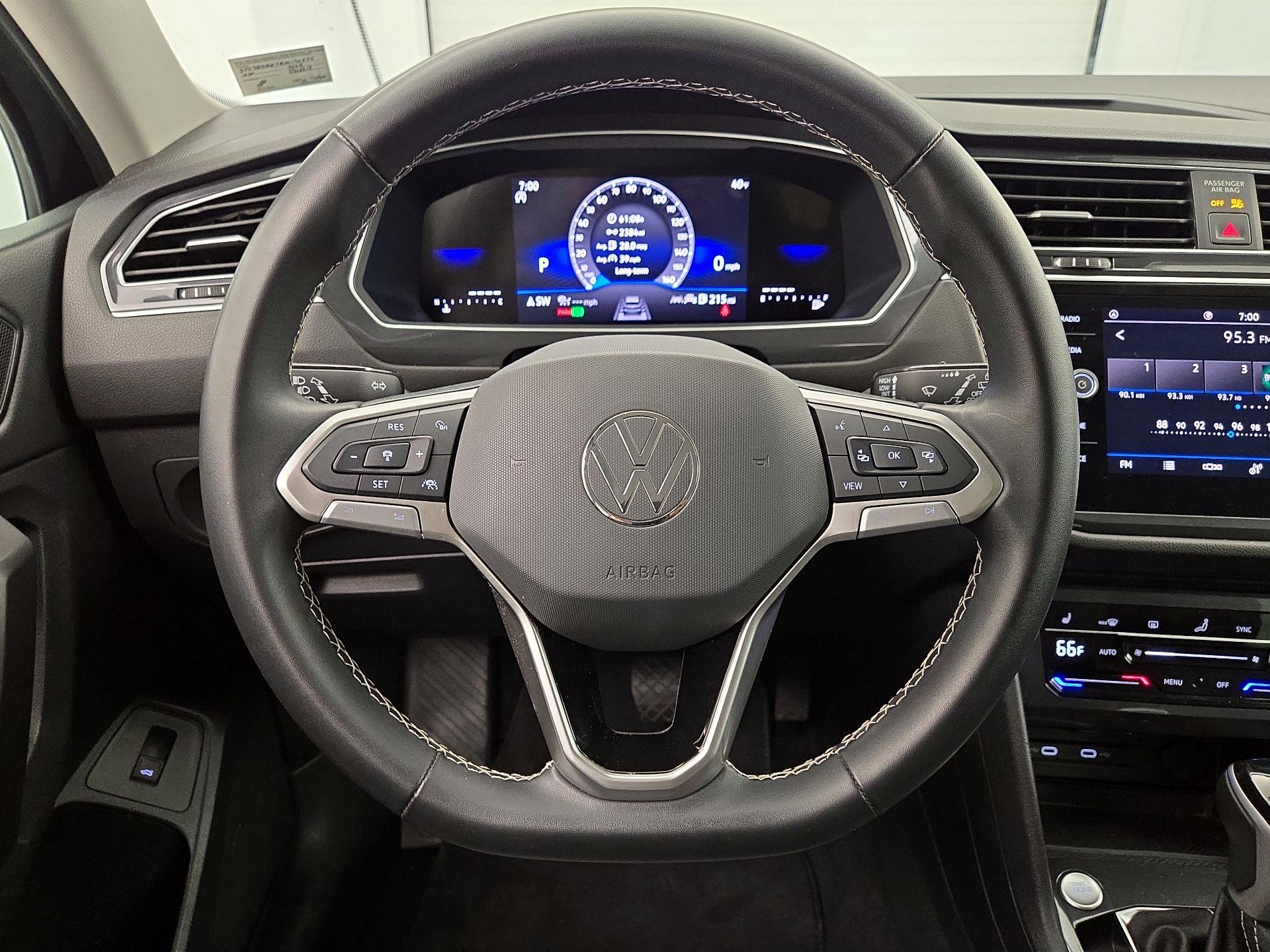 Thumbnail: 2024 Volkswagen Tiguan - 10