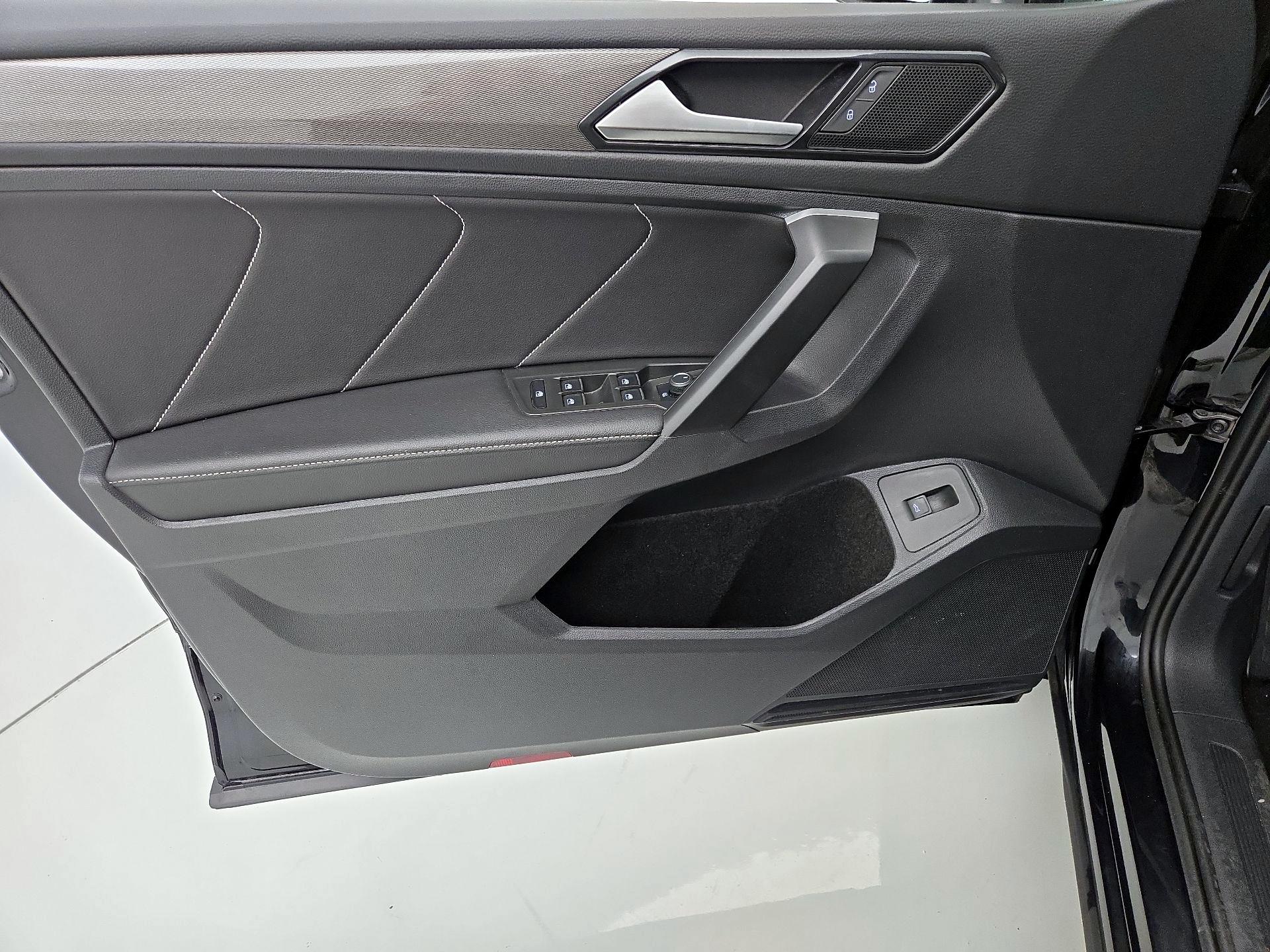 Thumbnail: 2024 Volkswagen Tiguan - 12