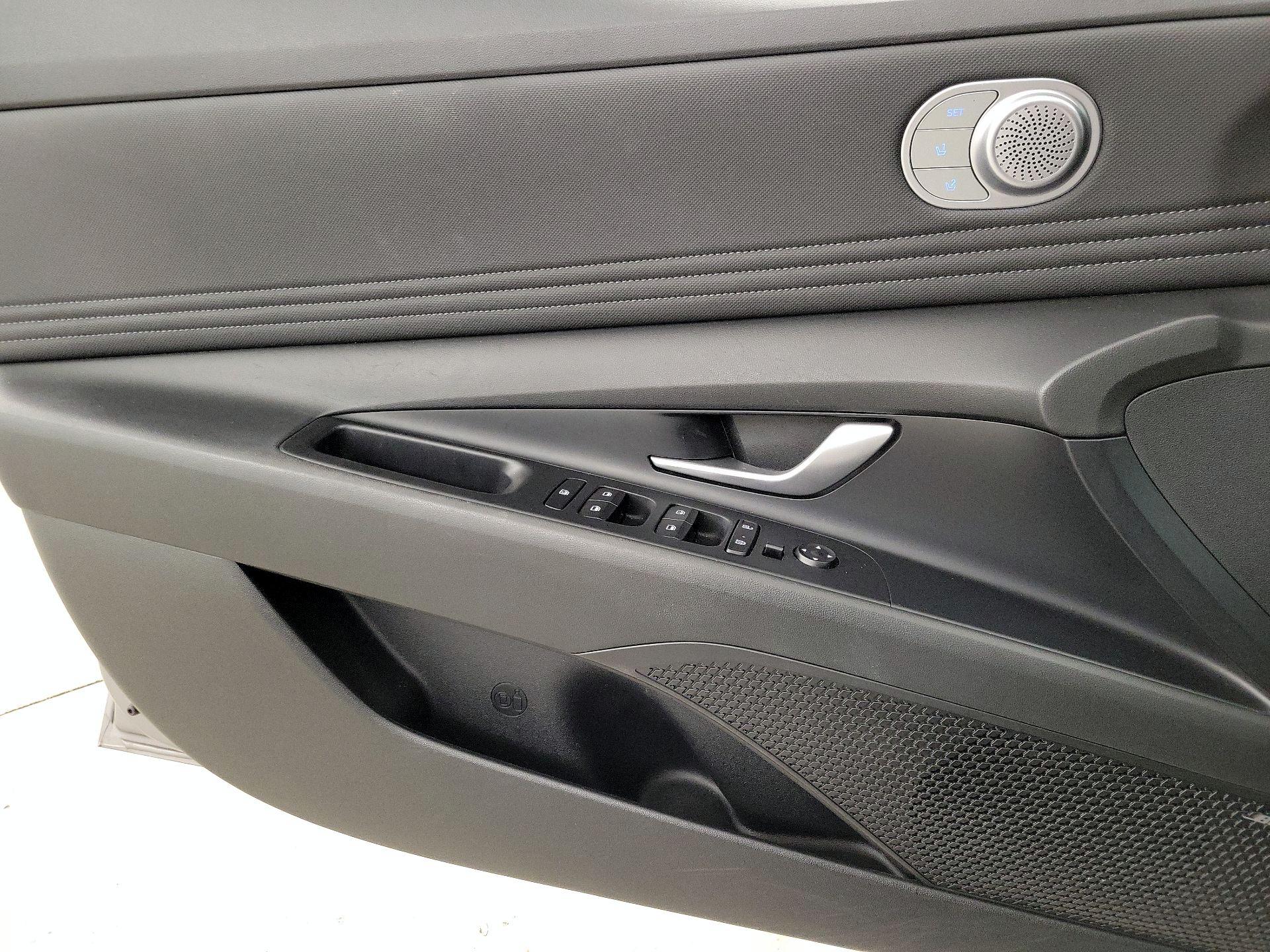 Thumbnail: 2023 Hyundai Elantra - 12