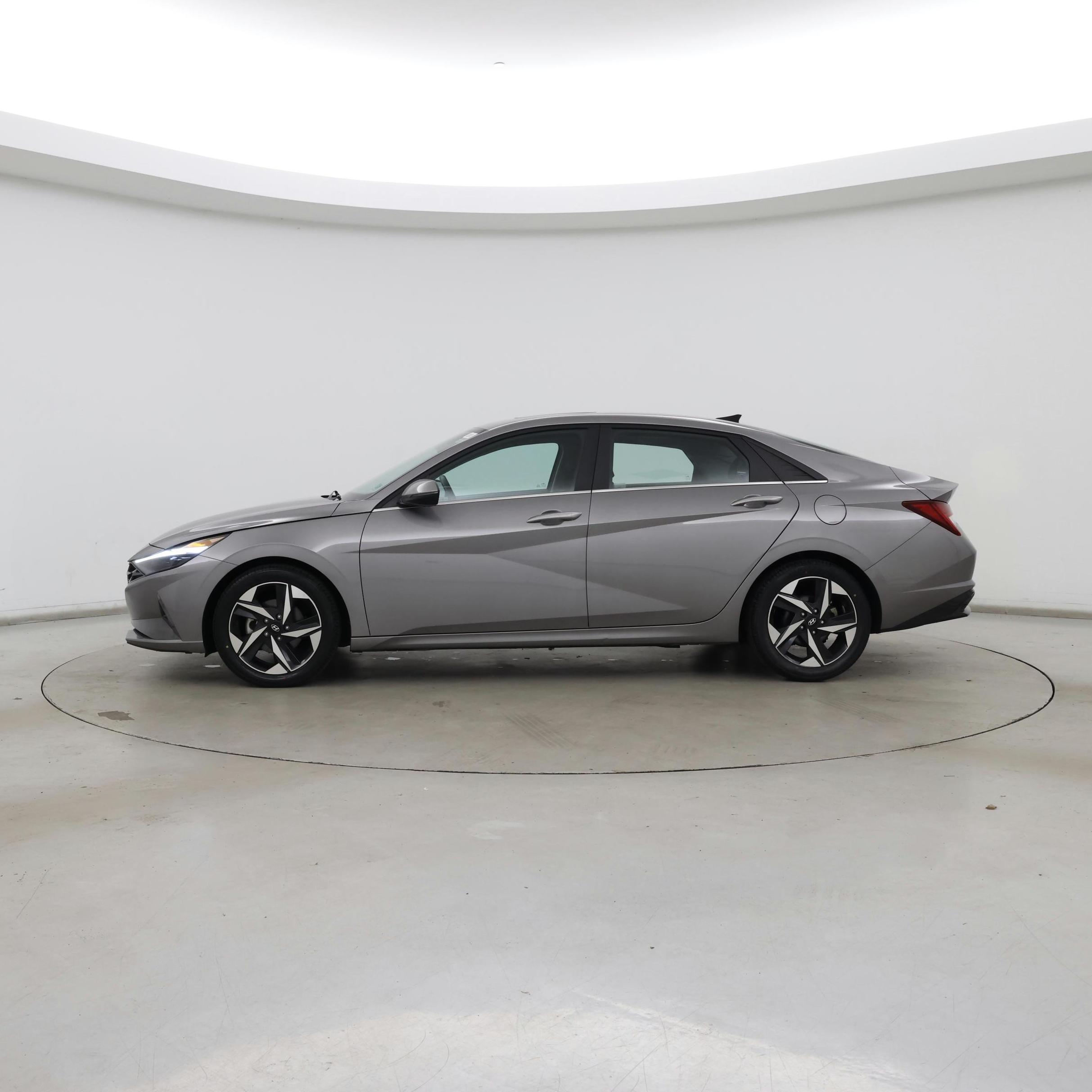 Thumbnail: 2023 Hyundai Elantra - 3