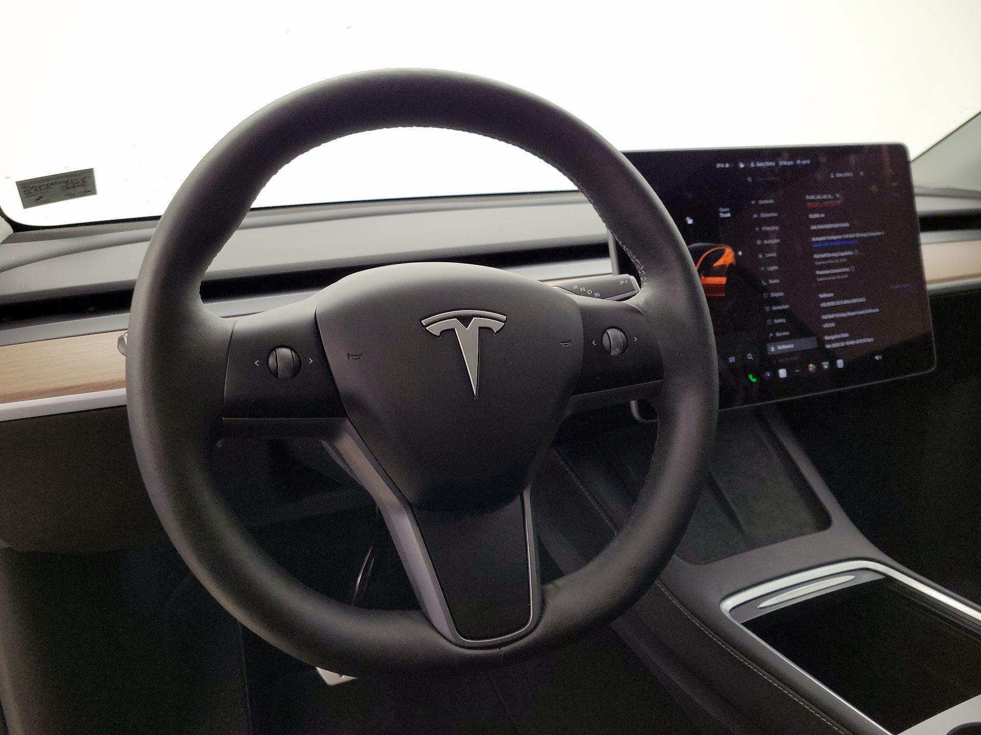 Thumbnail: 2025 Tesla Model Y - 10