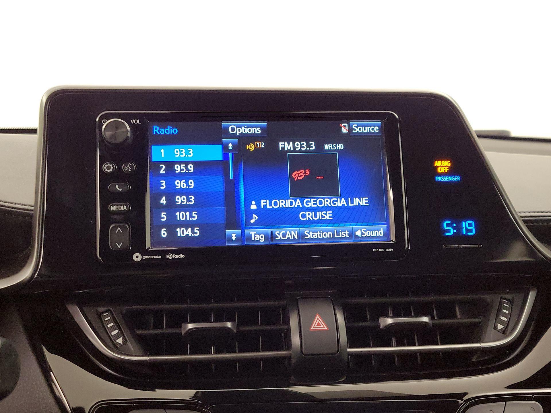 Thumbnail: 2018 Toyota C-HR - 15