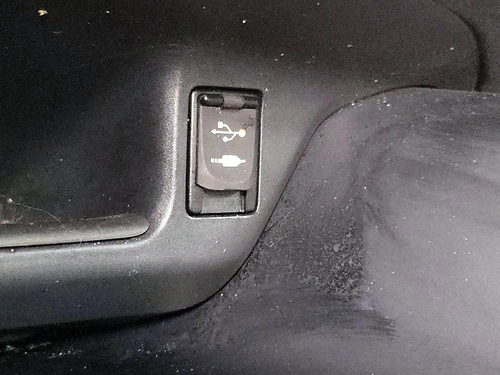 Thumbnail: 2018 Toyota C-HR - 18