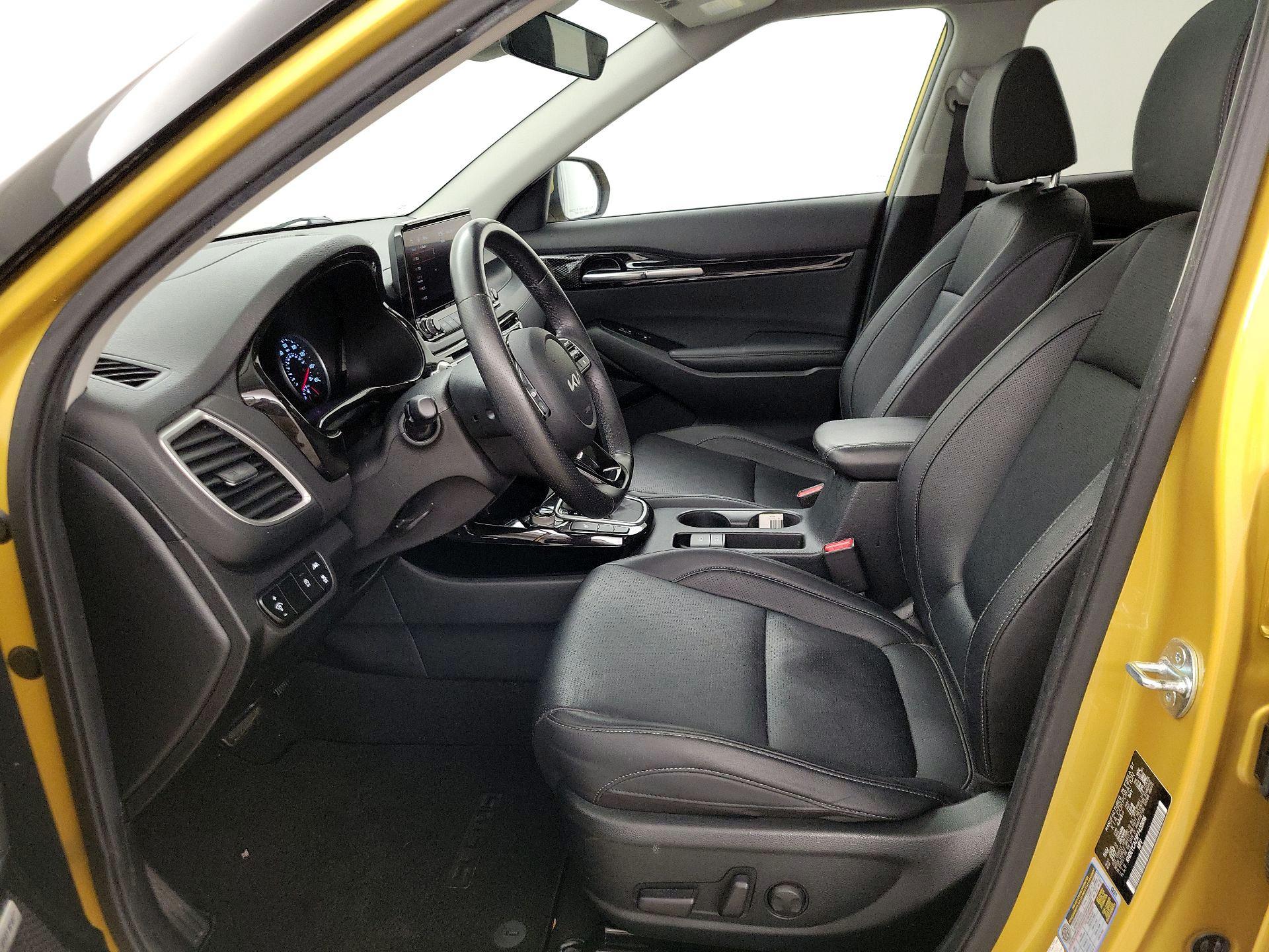 Thumbnail: 2023 Kia Seltos - 11