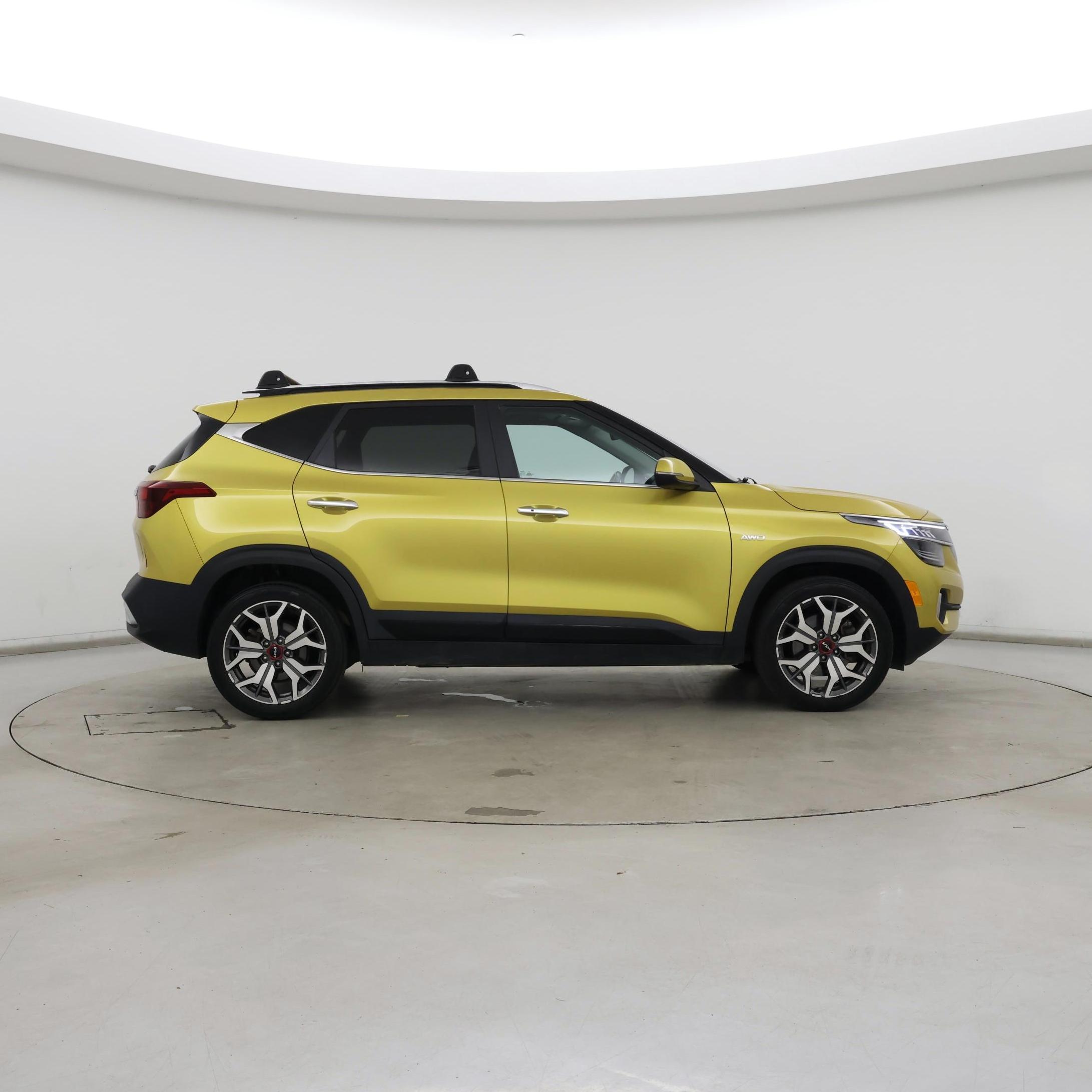 Thumbnail: 2023 Kia Seltos - 7